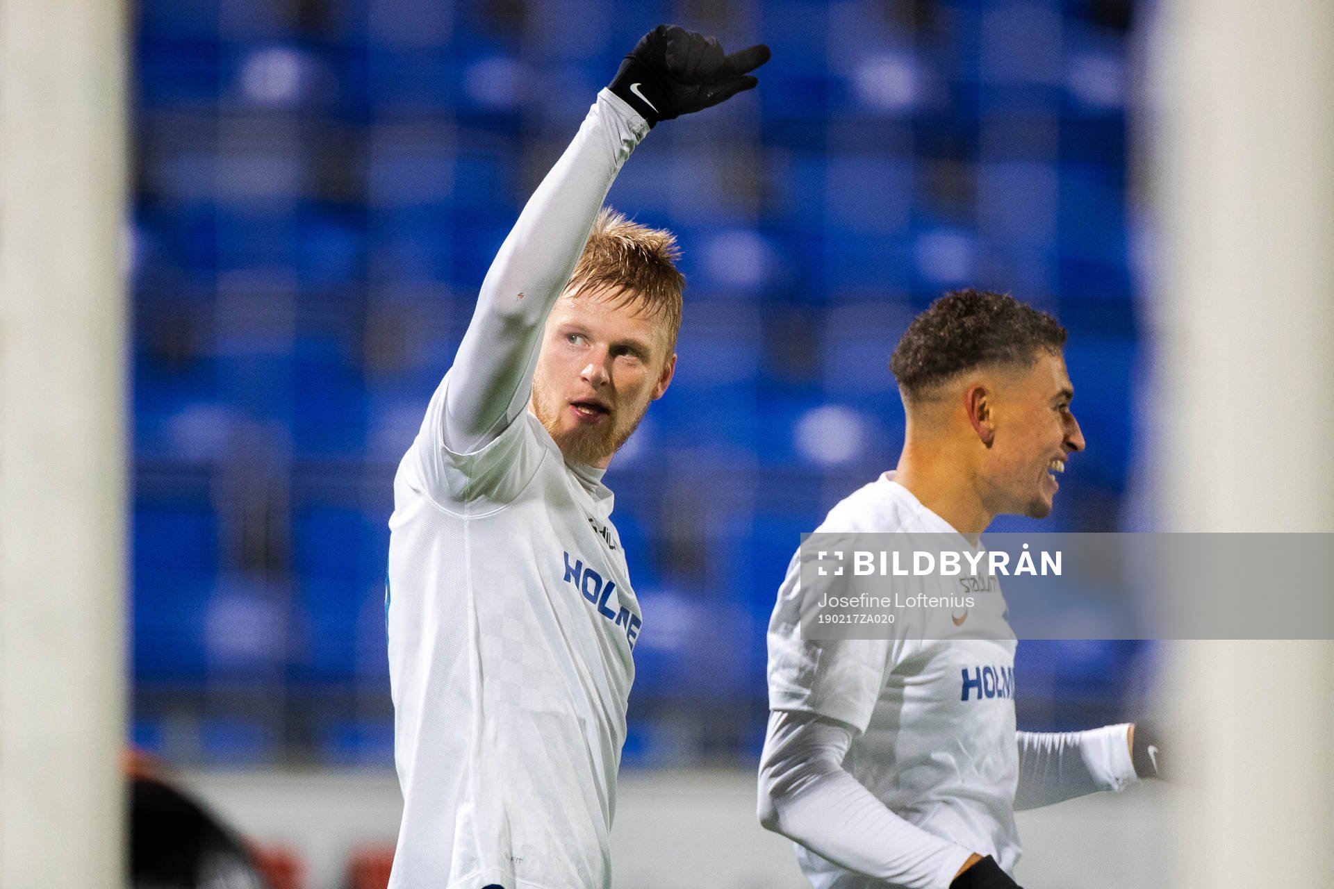Norrköpings Kalle Holmberg jublar med Jordan Larsson efter 3-1 under fotbollsmatchen i Svenska Cupen mellan Norrköping och Värnamo den 17 februari 2019 i Norrköping.