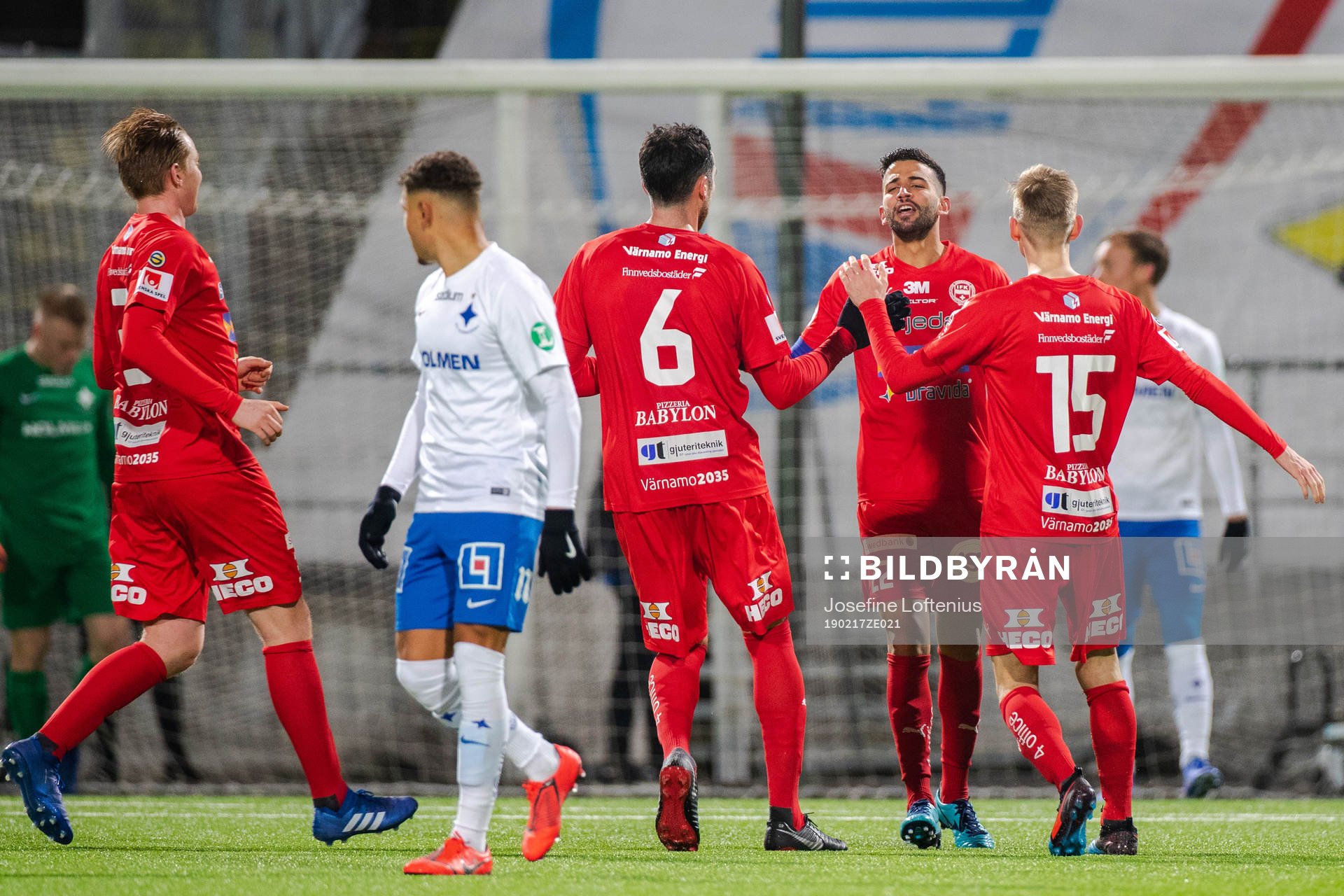 Värnamos Paulo Marcelo jublar med lagkamrater efter 2-1 under fotbollsmatchen i Svenska Cupen mellan Norrköping och Värnamo den 17 februari 2019 i Norrköping.