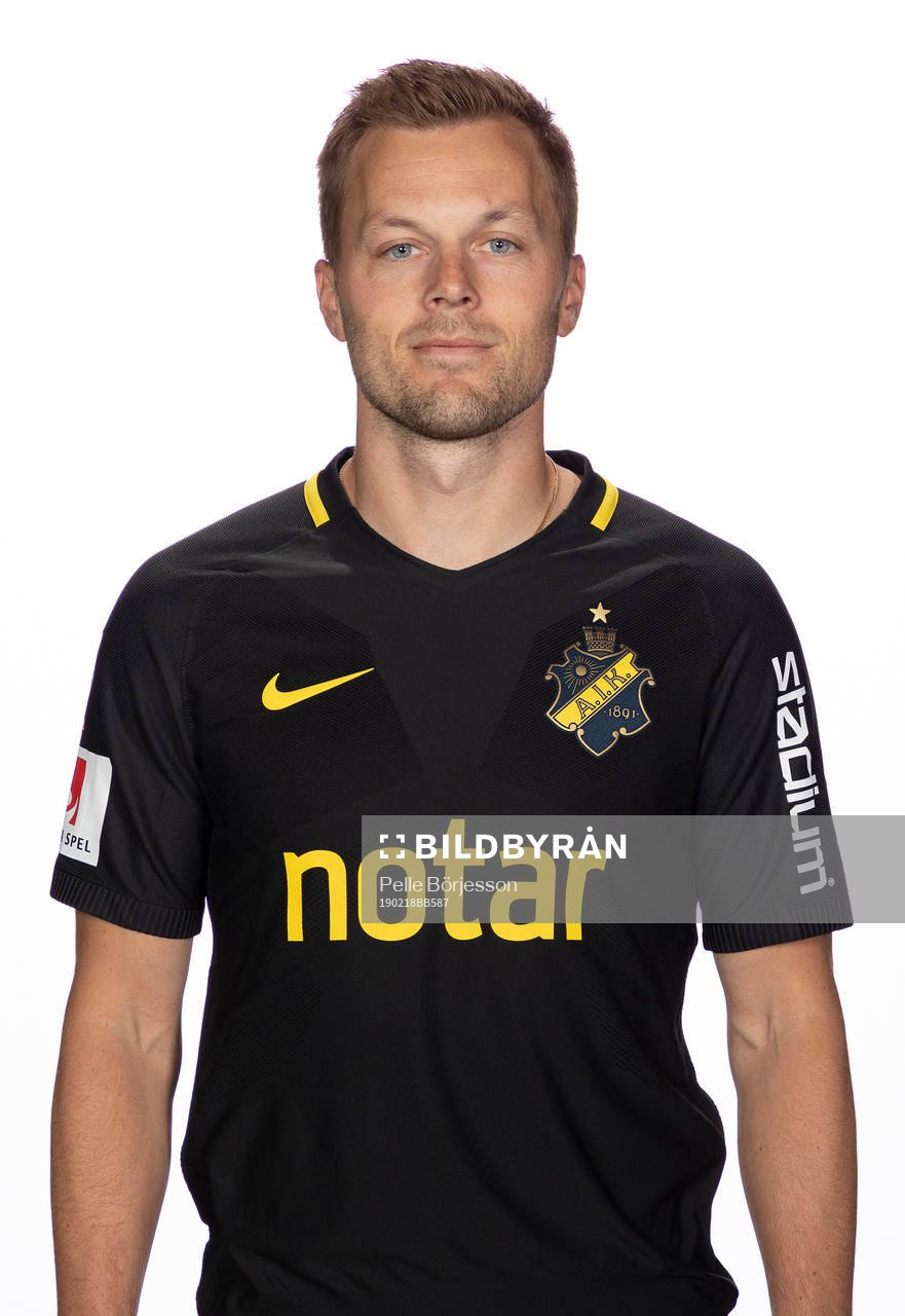s Sebastian Larsson