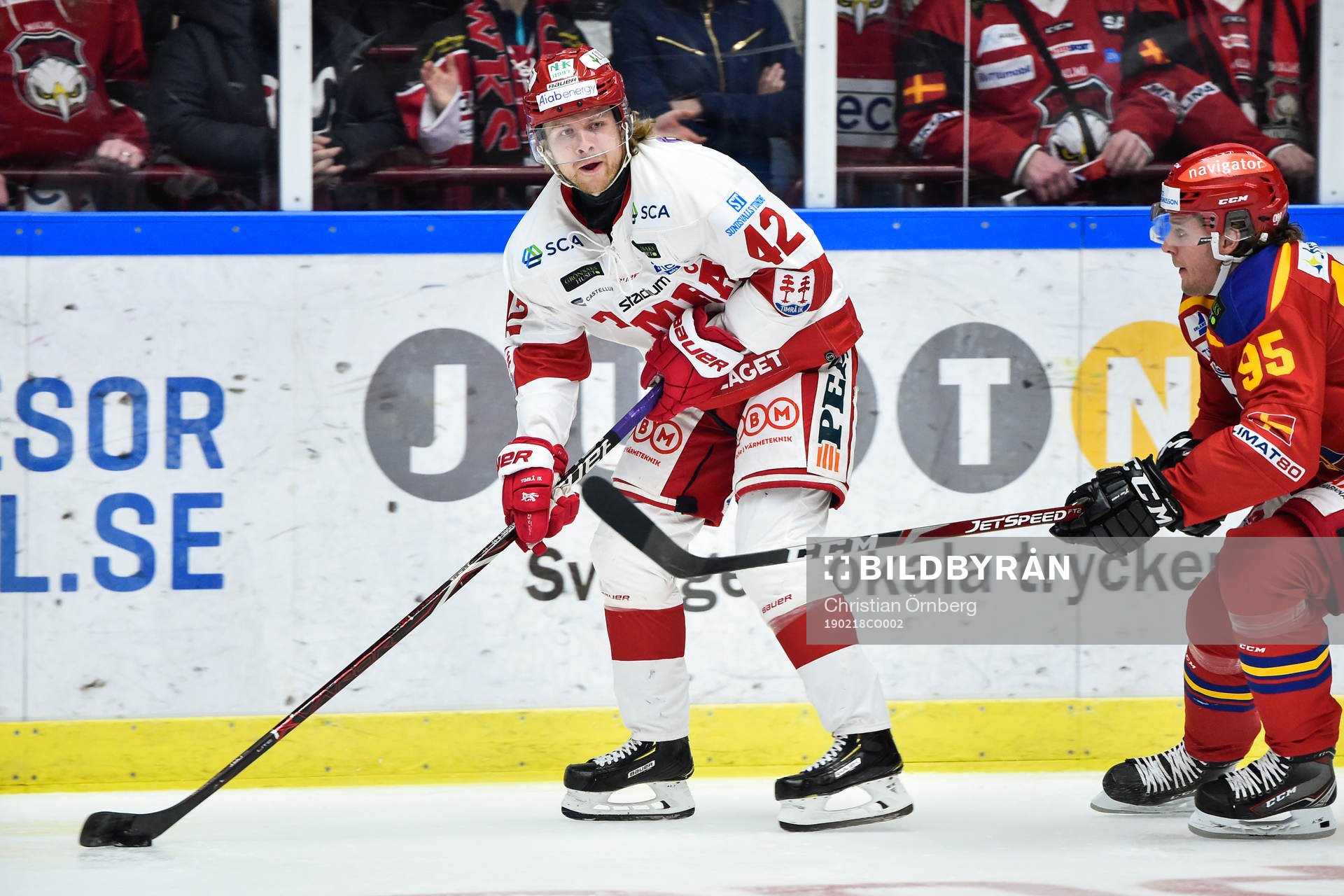 Malmö Redhawks Carl Persson och Timrås Oskar Drugge
