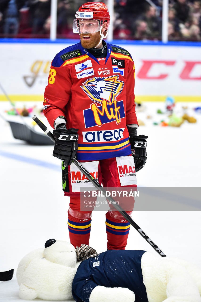Malmö Redhawks Jens Olsson jublar