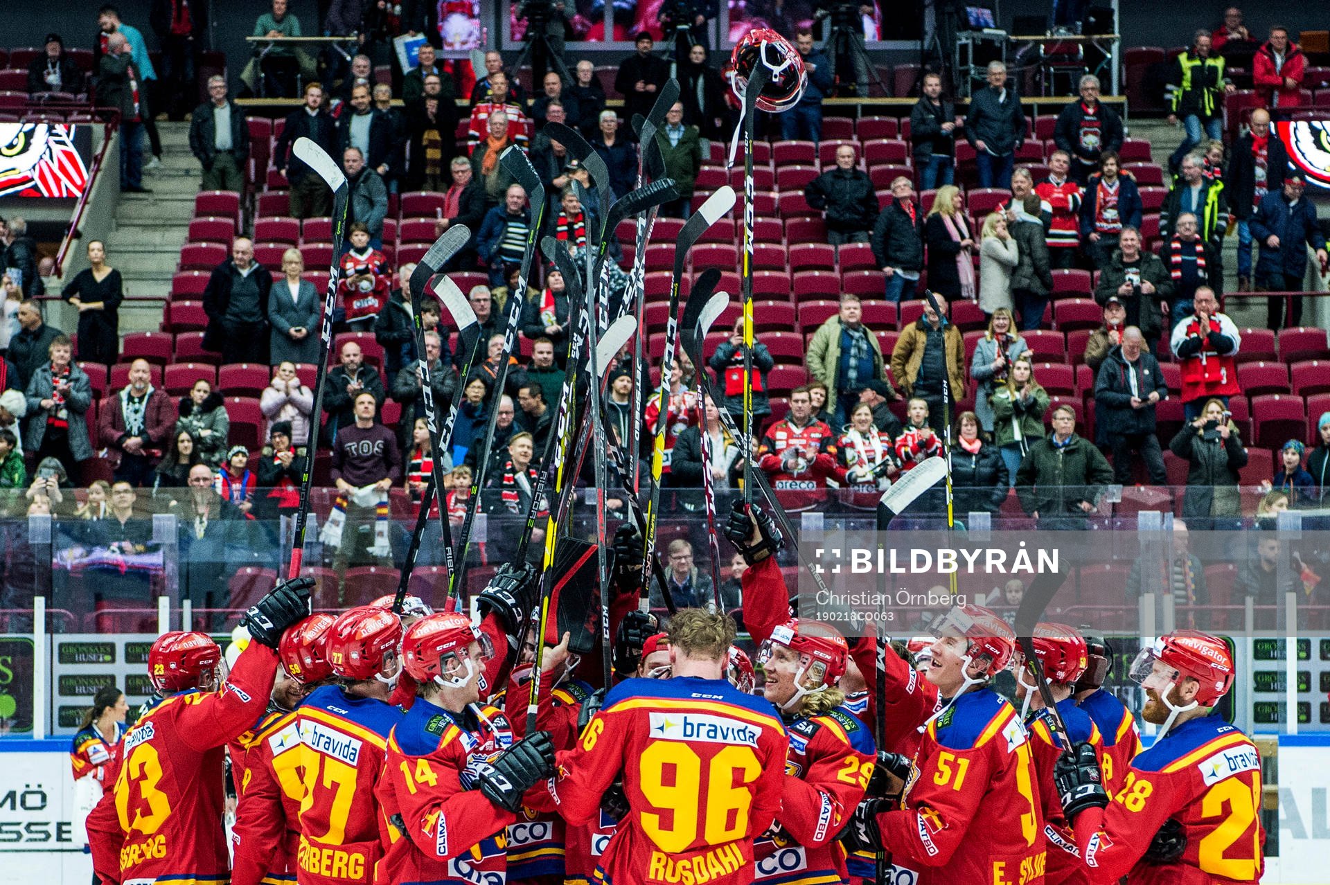 Malmö Redhawks spelare jublar
