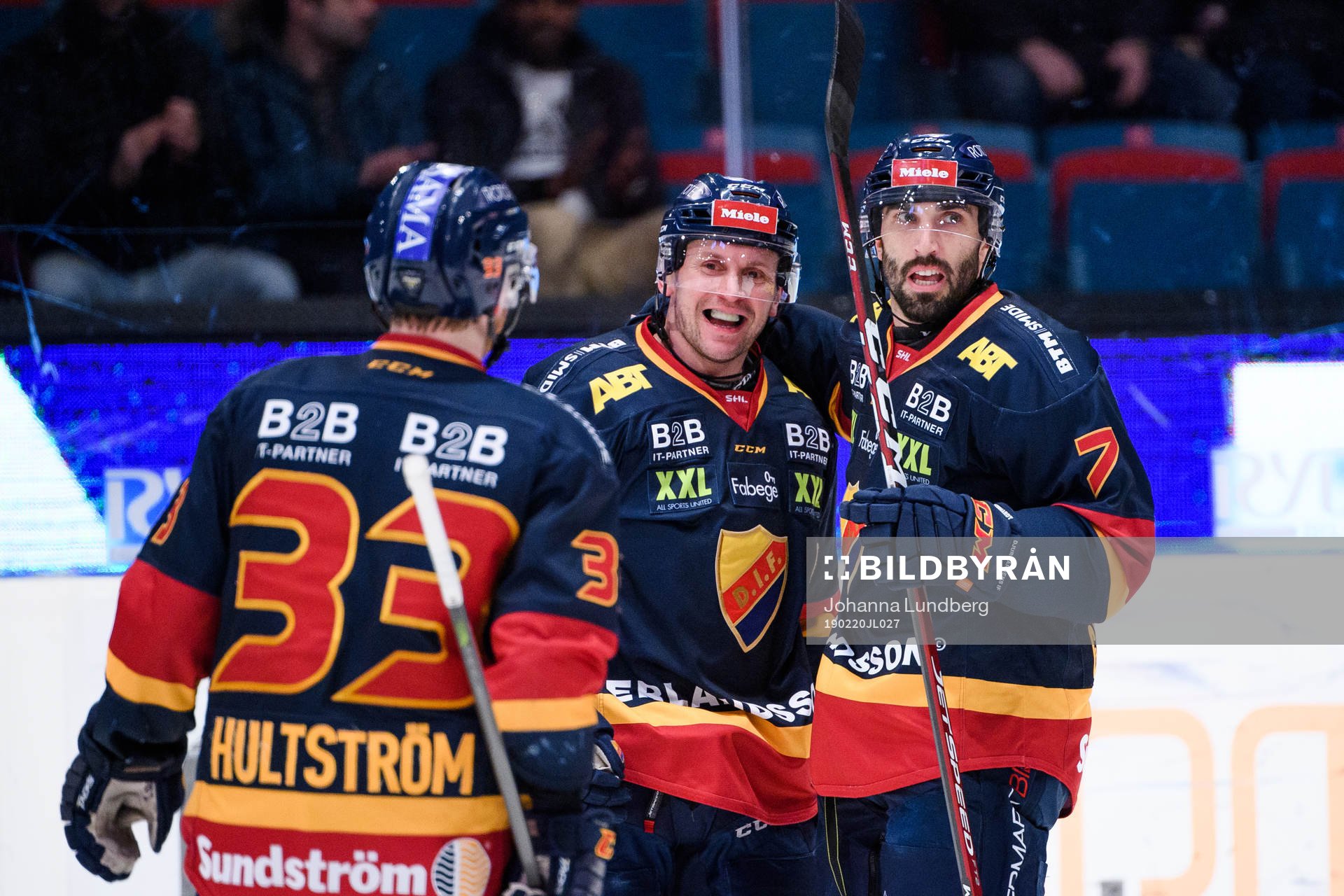 Djurgårdens Niclas Bergfors jublar med Linus Hultström