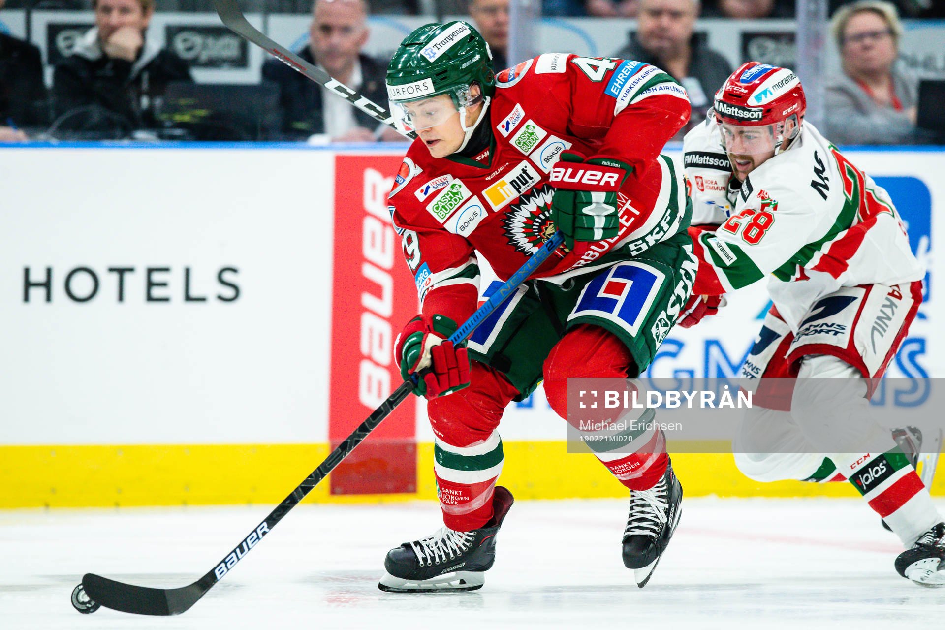 Frölundas Rhett Rakhshani och Moras Oskar Svanlund