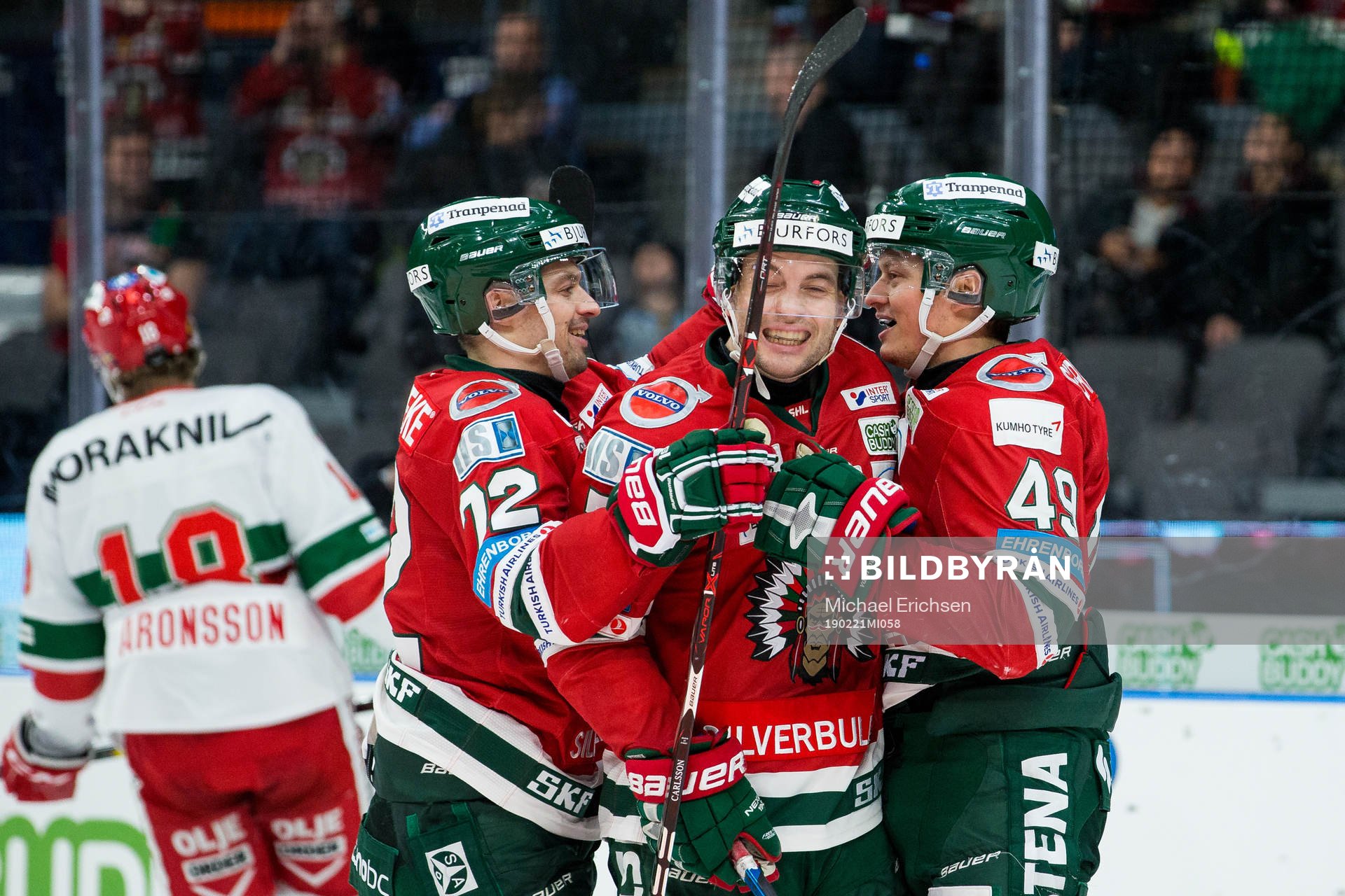 Frölundas Rhett Rakhshani jublar ihop med Patrik Carlsson