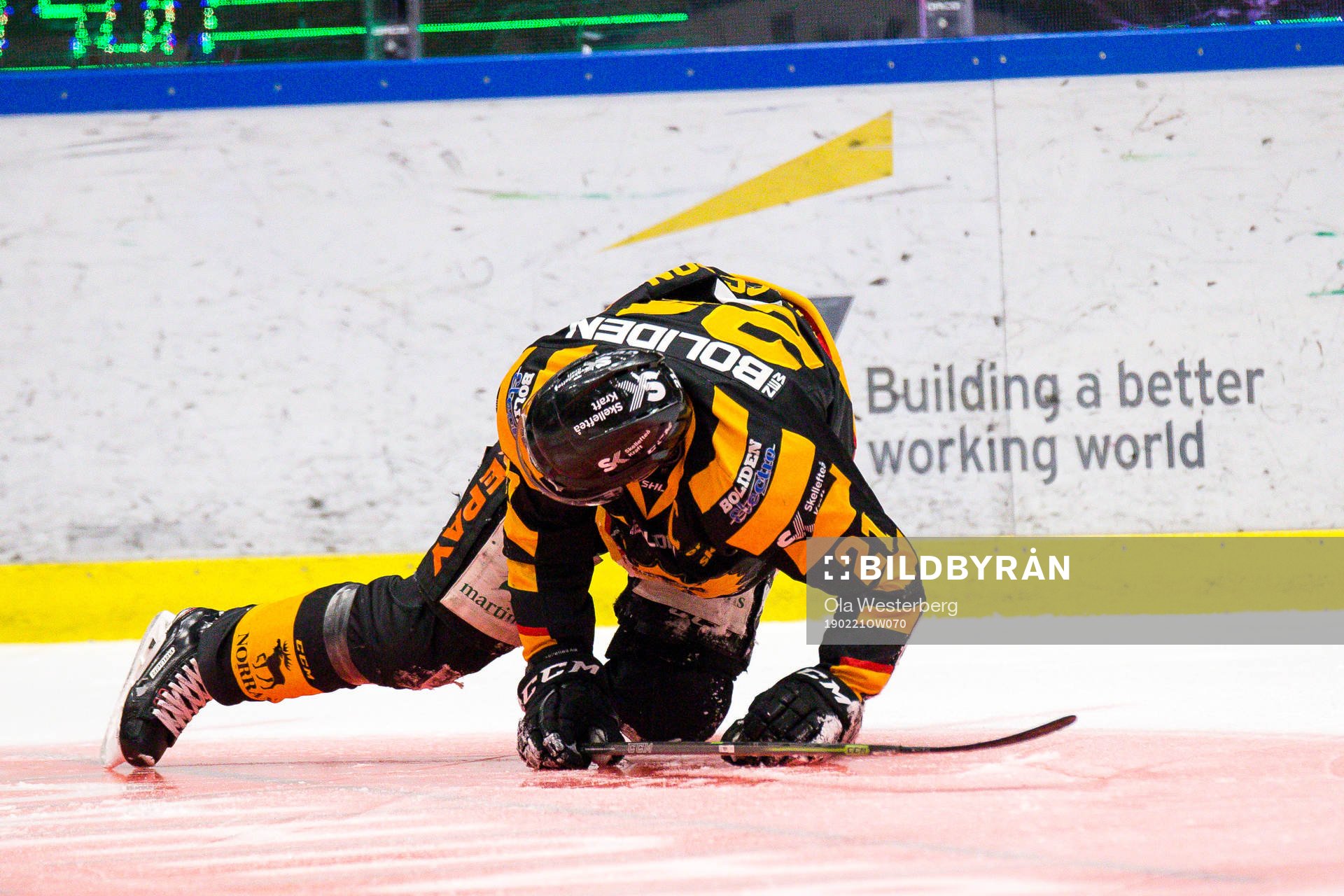 Skellefteås Jimmie Ericsson utgår skadad