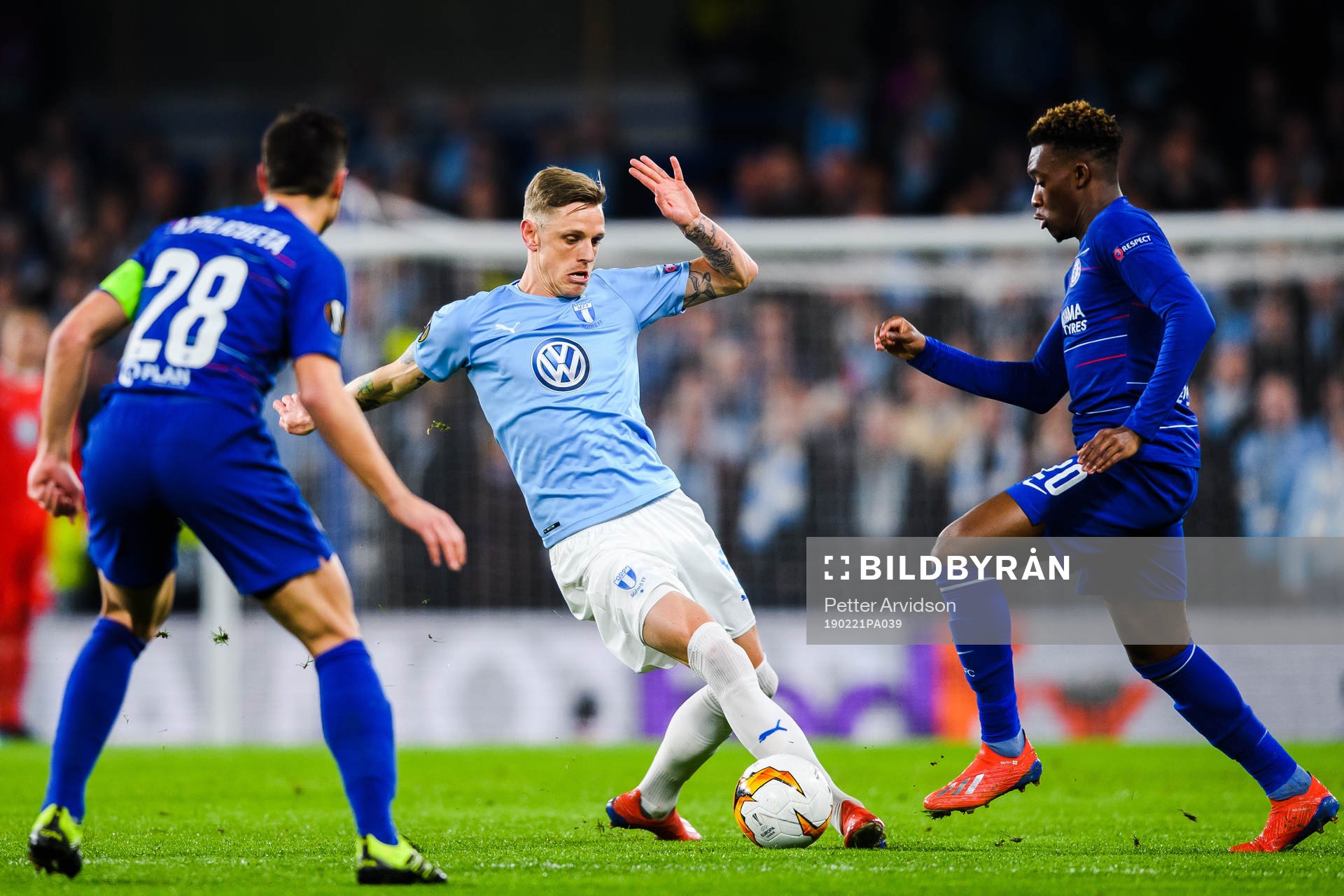 Sören Rieks of Malmö FF and Callum Hudson-Odoi of Chelsea