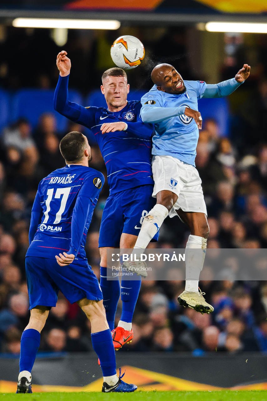 Ross Barkley of Chelsea and Fouad Bachirou of Malmö FF
