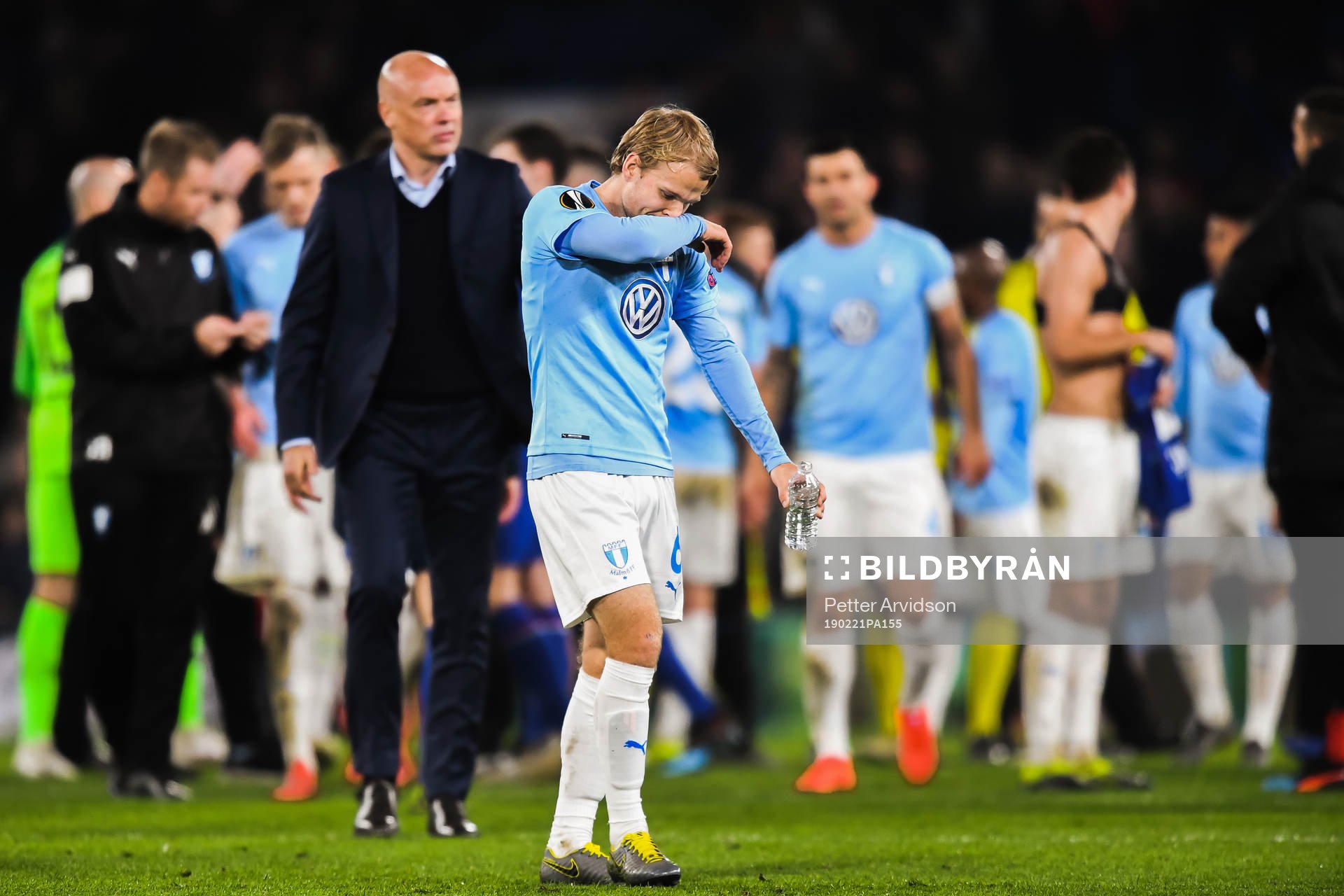 Oscar Lewicki of Malmö FF looks dejected