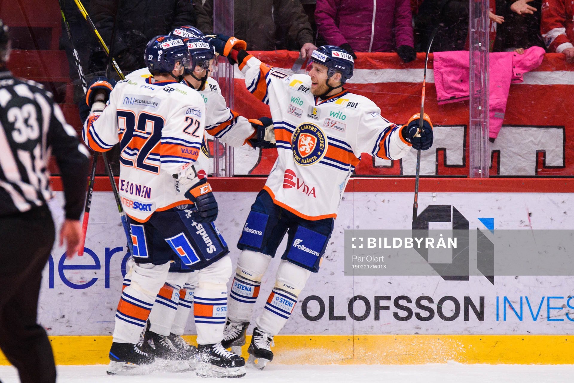 Växjös Brendan Shinnimin jublar med lagkamrater