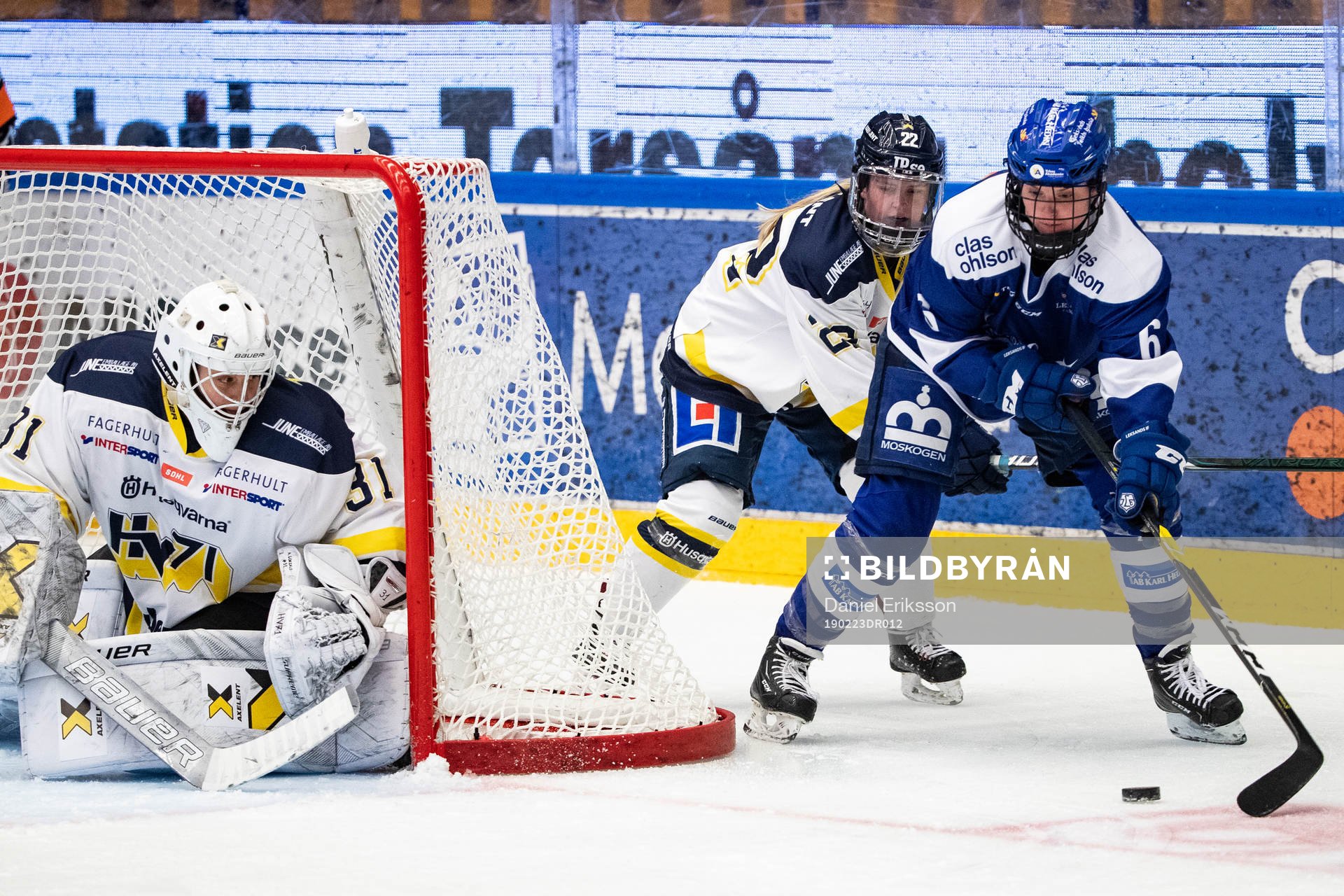 s målvakt Alba Gonzalo och HV71:s Alexis Joyce och