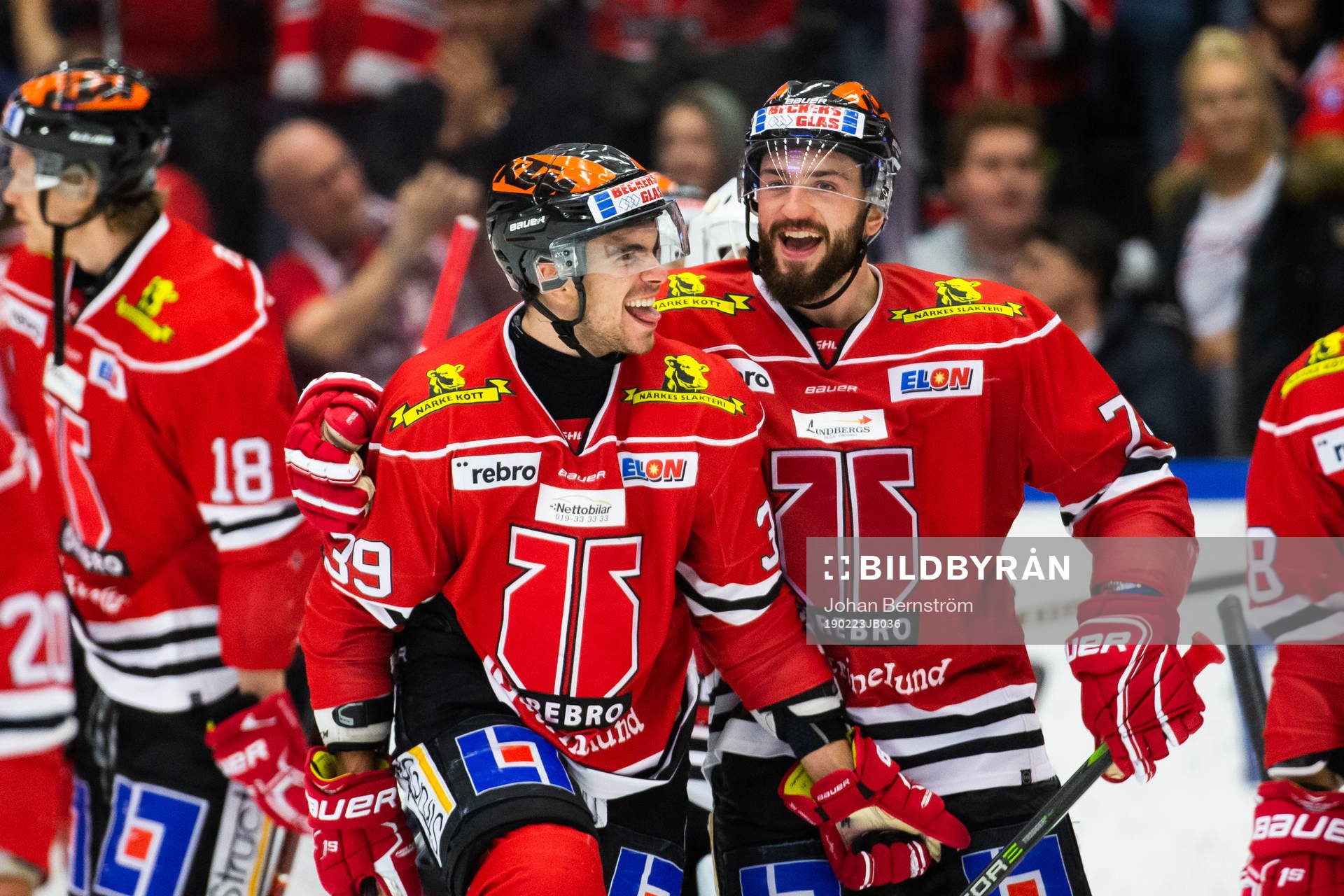 Örebros Jordan Boucher och Nick Ebert jublar