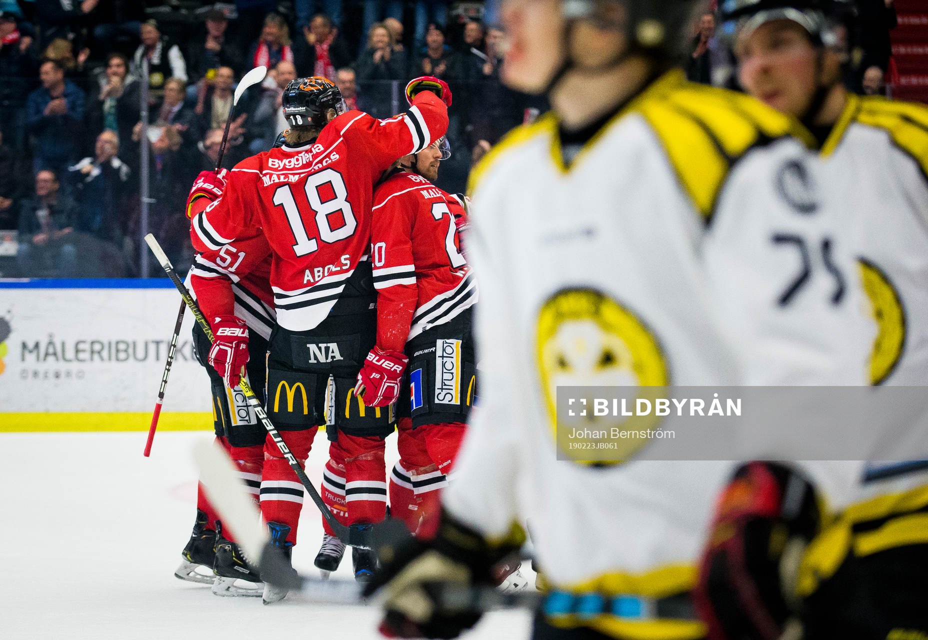 Örebros Kristian Näkyvä jublar med Rodrigo Abols