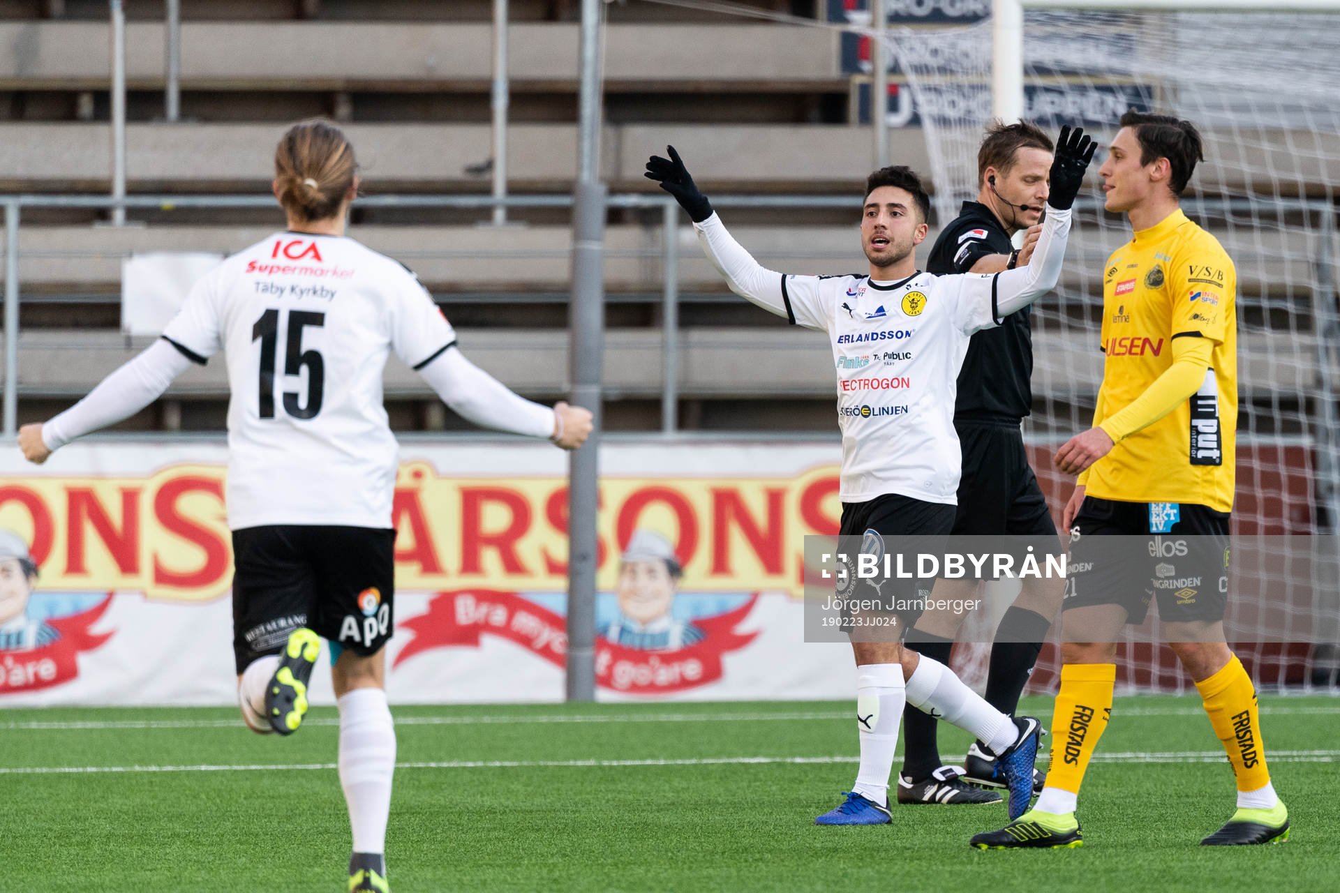 Frejs Moustafa Zeidan jublar efter 0-1 under fotbollsmatchen i Svenska cupen mellan Elfsborg och Frej den 23 februari 2019 i Borås.