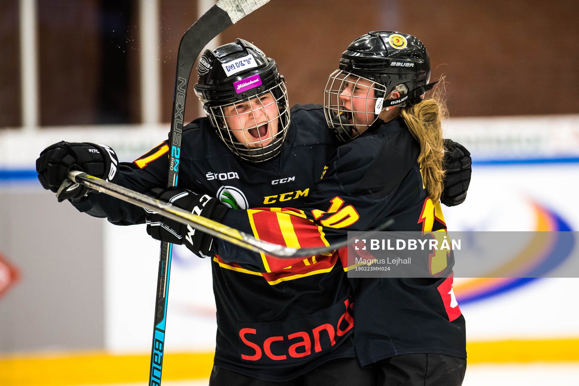 Skånes 11 och 10 jublar i ishockey i Stålbucklan mellan