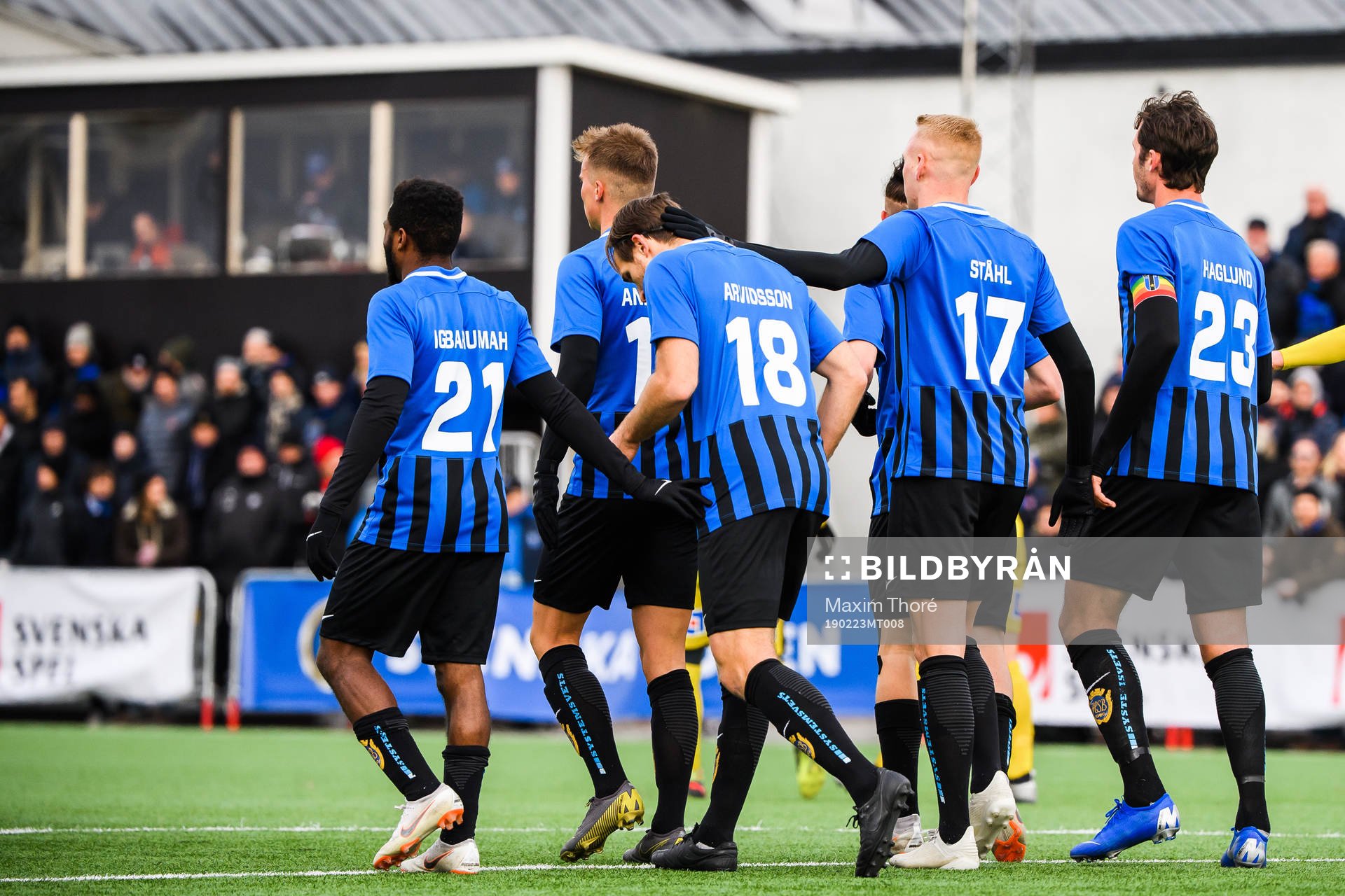 Sirius Jesper Arvidsson jublar med lagkamrater efter 1-0 under fotbollsmatchen i Svenska Cupen mellan Sirius och Halmstad den 23 februari 2019 i Uppsala.