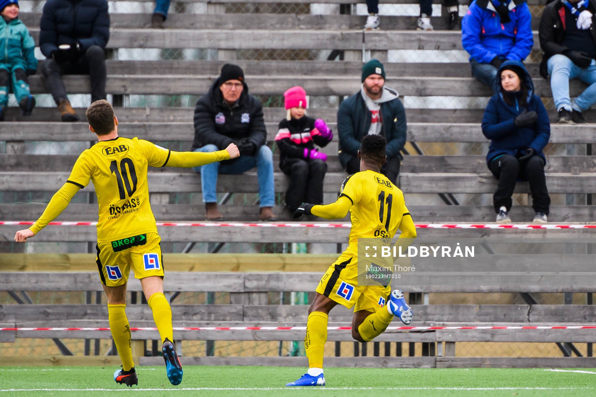 Halmstads Gabriel Gudmundsson och Sadat Karim jublar