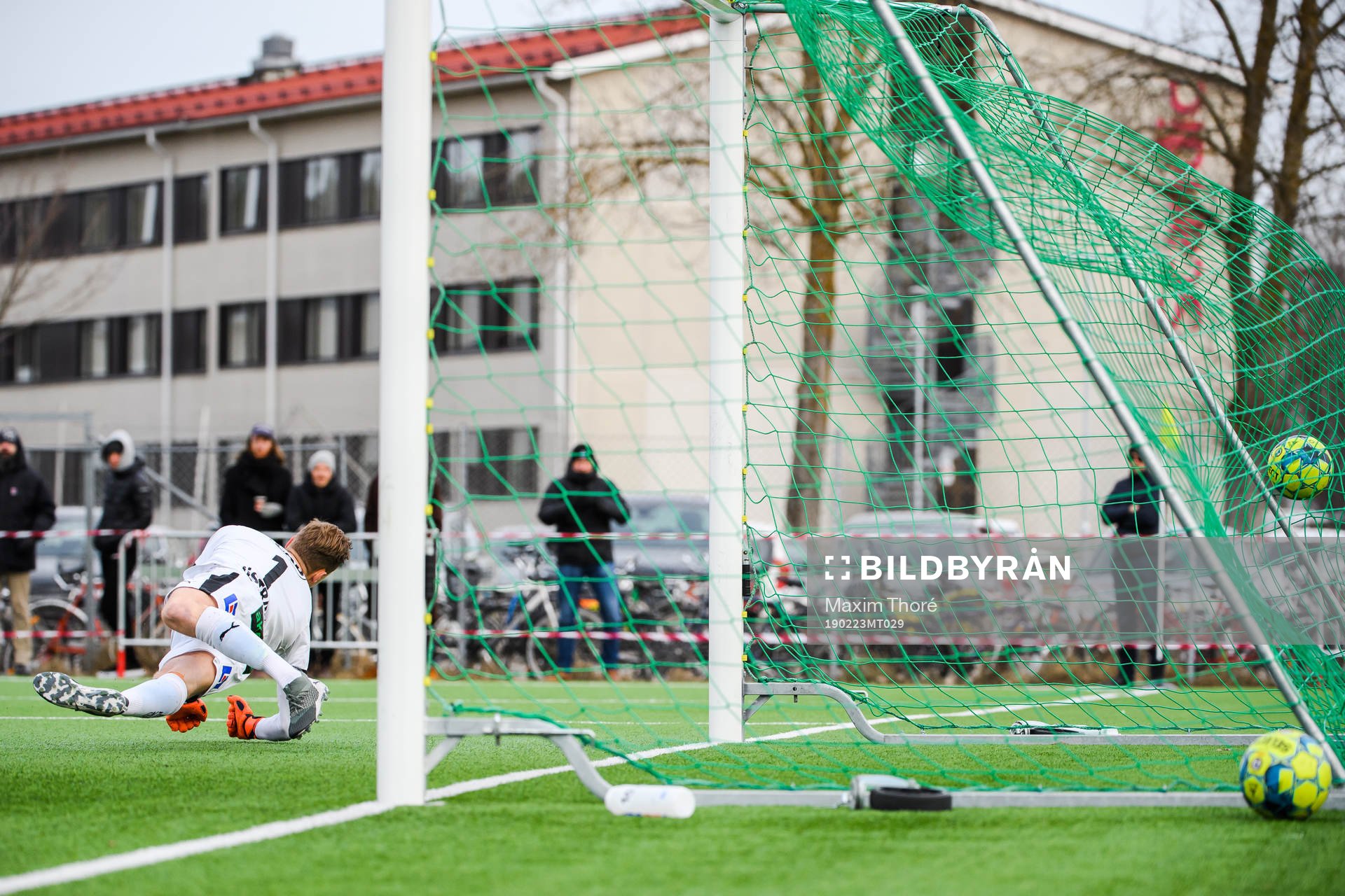 Sirius Jesper Arvidson (ej i bild) gör 1-0 bakom Halmstads