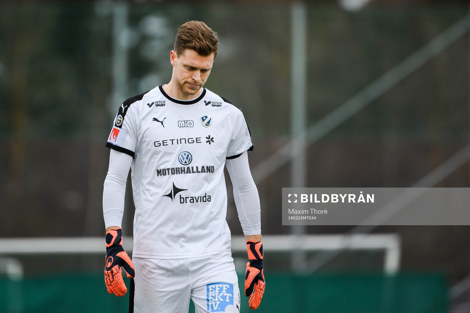 Halmstads målvakt Malkolm Nilsson deppar