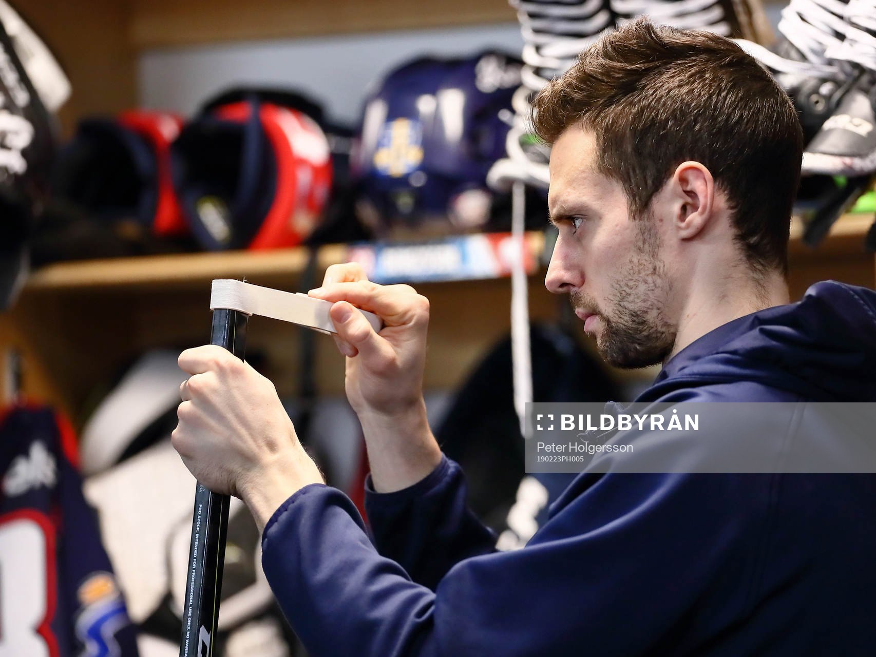 Linköpings målvakt Jonas Gustavsson före ishockeymatchen