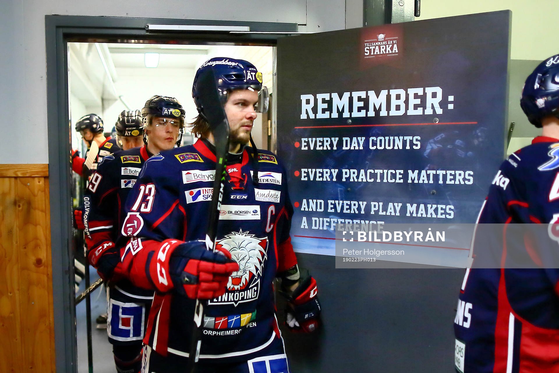 Linköpings Andrew Gordon före ishockeymatchen i SHL