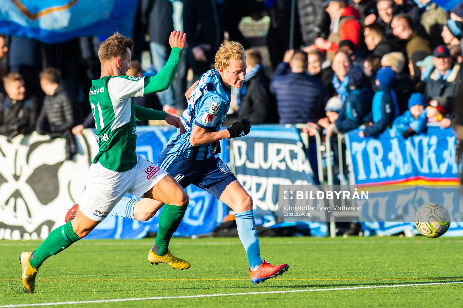 Djurgårdens Adam Bergmark Wiberg jagar bollen