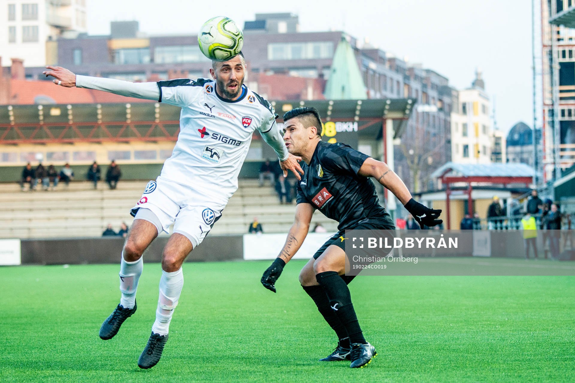 Rosengårds Egzon Sekiraca mot Häckens Paulo De Oliveira