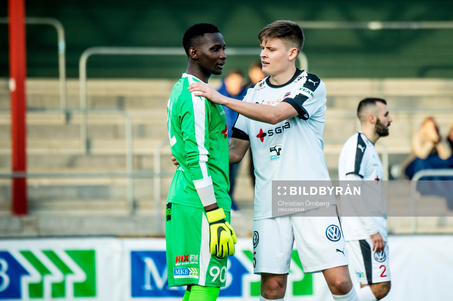 Rosengårds målvakt Ronald Lubwama och Hannes Cederholm