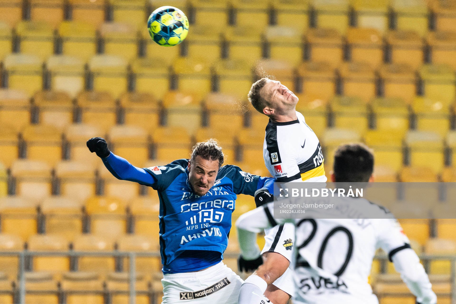 AIKs Robin Jansson och Norrbys Jonathan Azulay