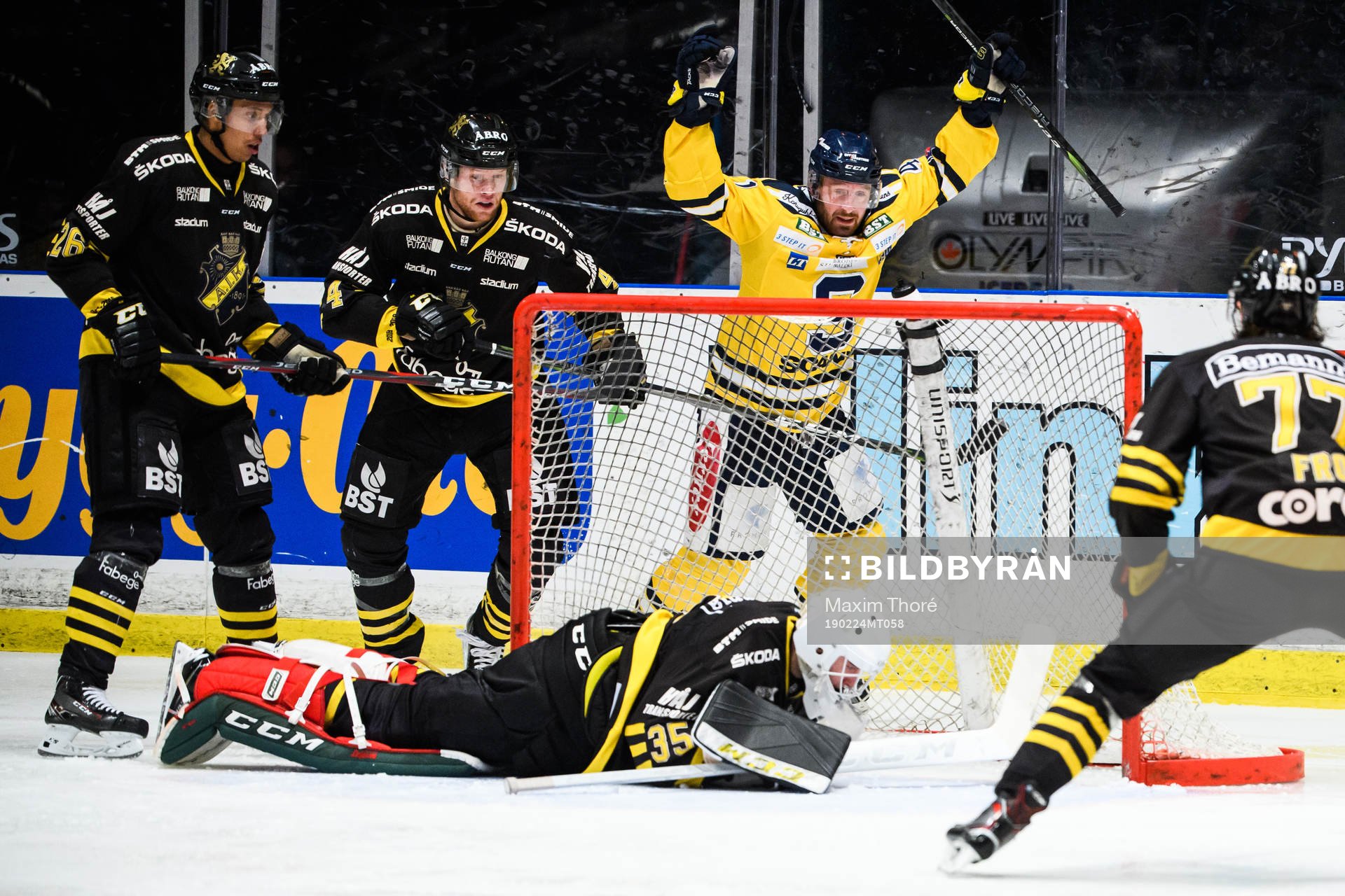 Södertäljes Stefan Gråhns jublar