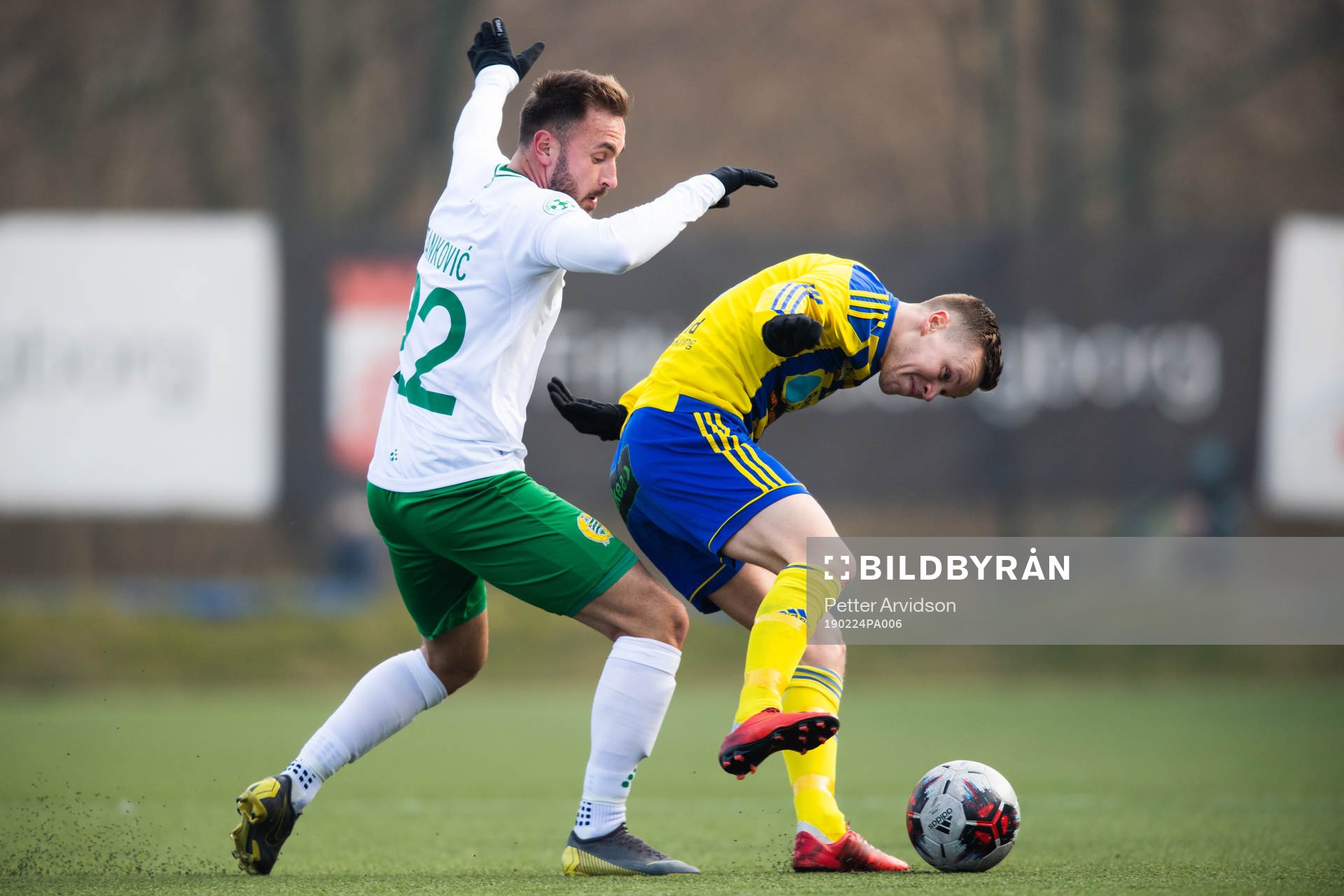 Hammarbys Muamer Tankovic och Eskilsminnes Niklas Jönsson