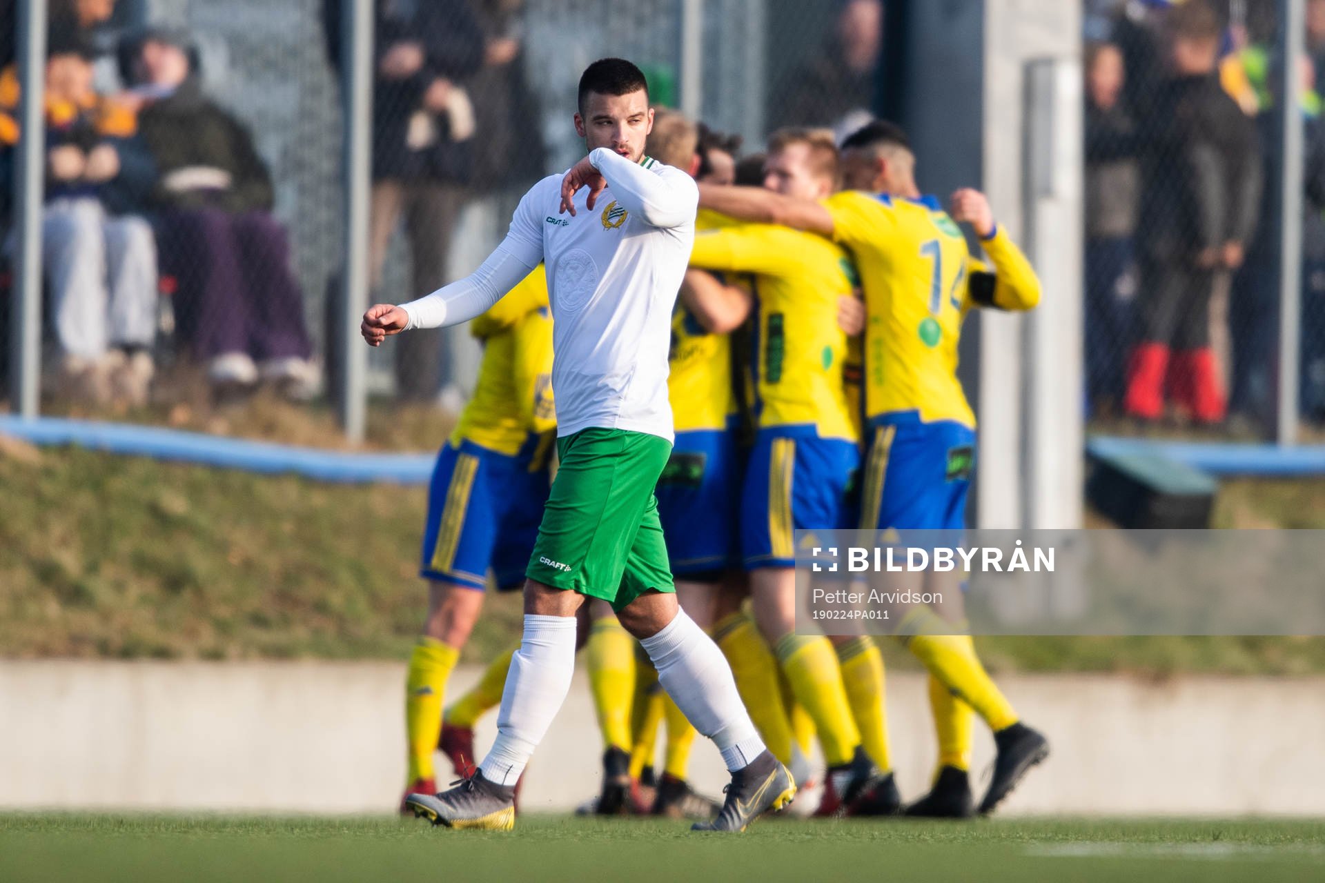 Hammarbys Vladimir Rodic depapr medan Eskilsminnes Filip