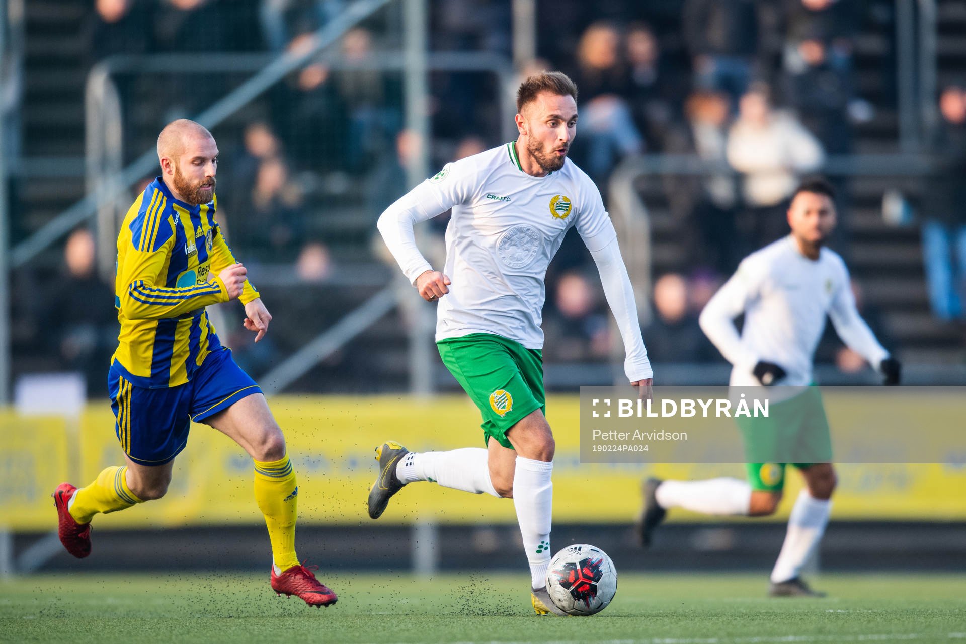 Eskilsminnes Jonatan Olsson och Hammarbys Muamer Tankovic