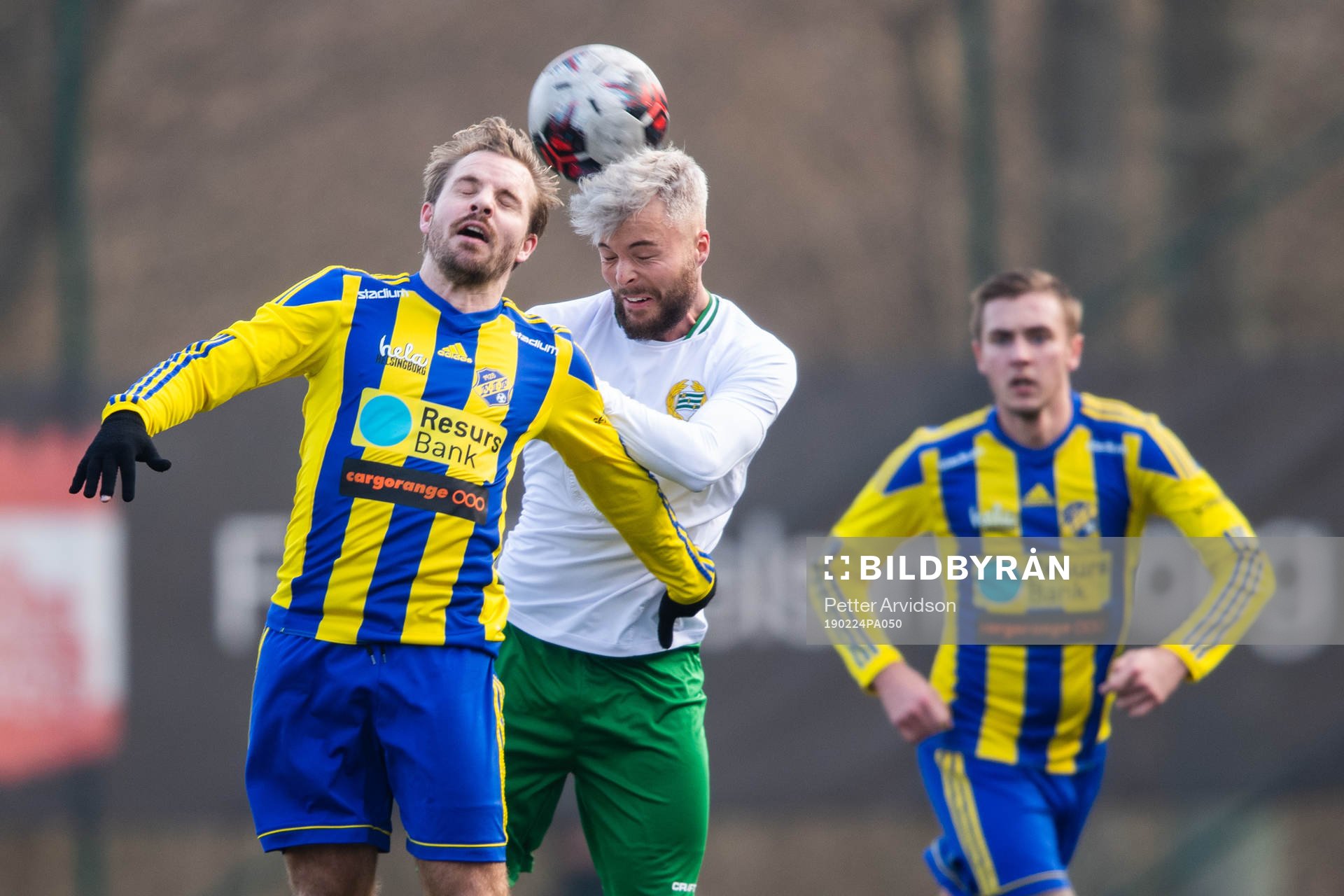 Eskilsminnes Mathias Unkuri och Hammarbys Sander Svendsen i