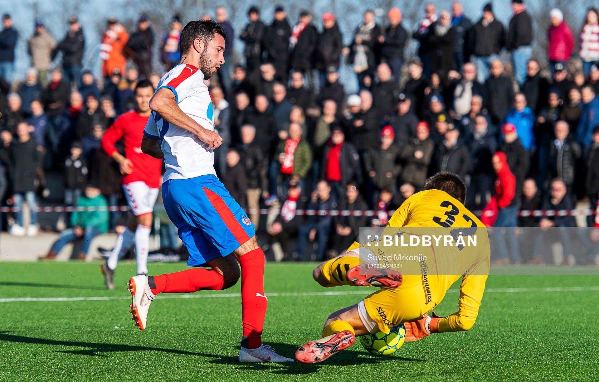 Helsingborgs David Boysen och Kalmars målvakt Lucas