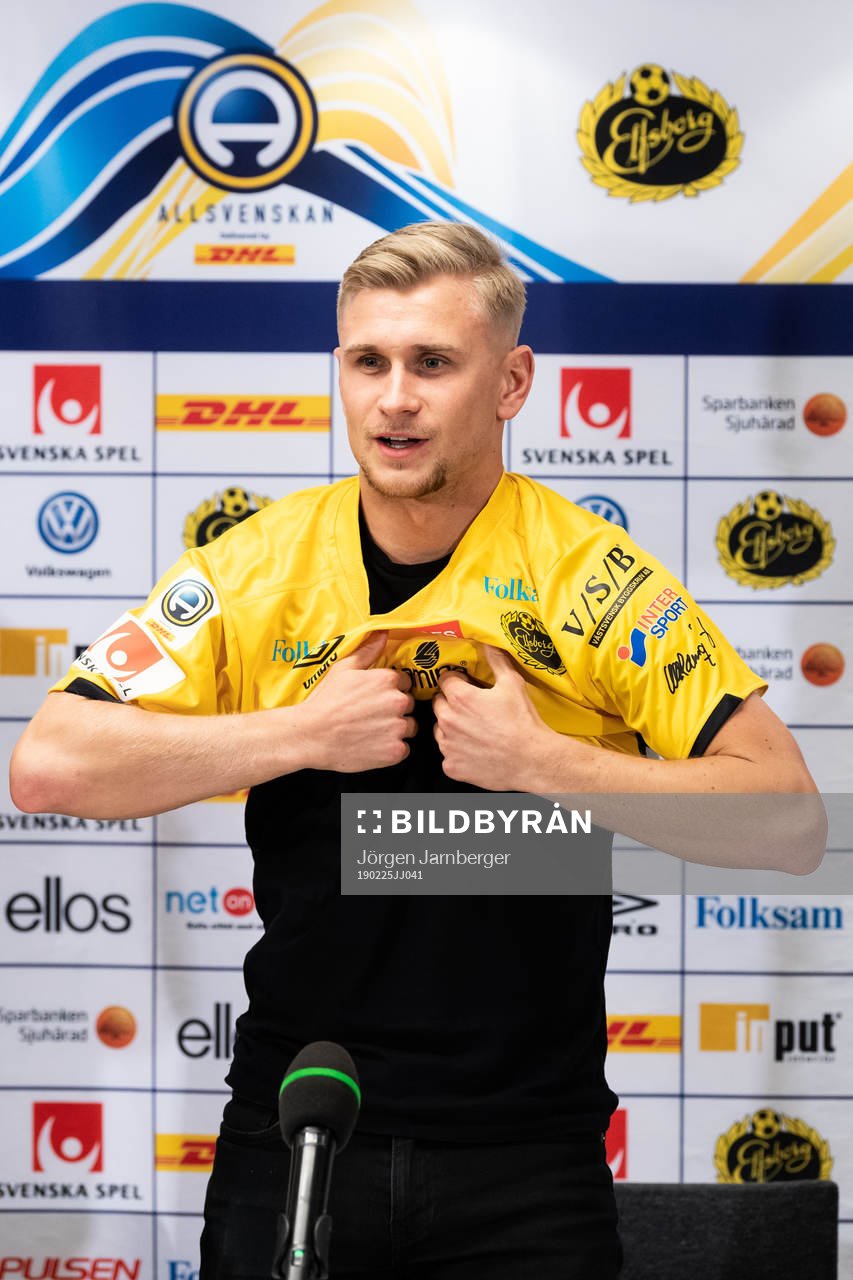 nyförvärvet Simon Strand tar på sig Elfsborgströjan