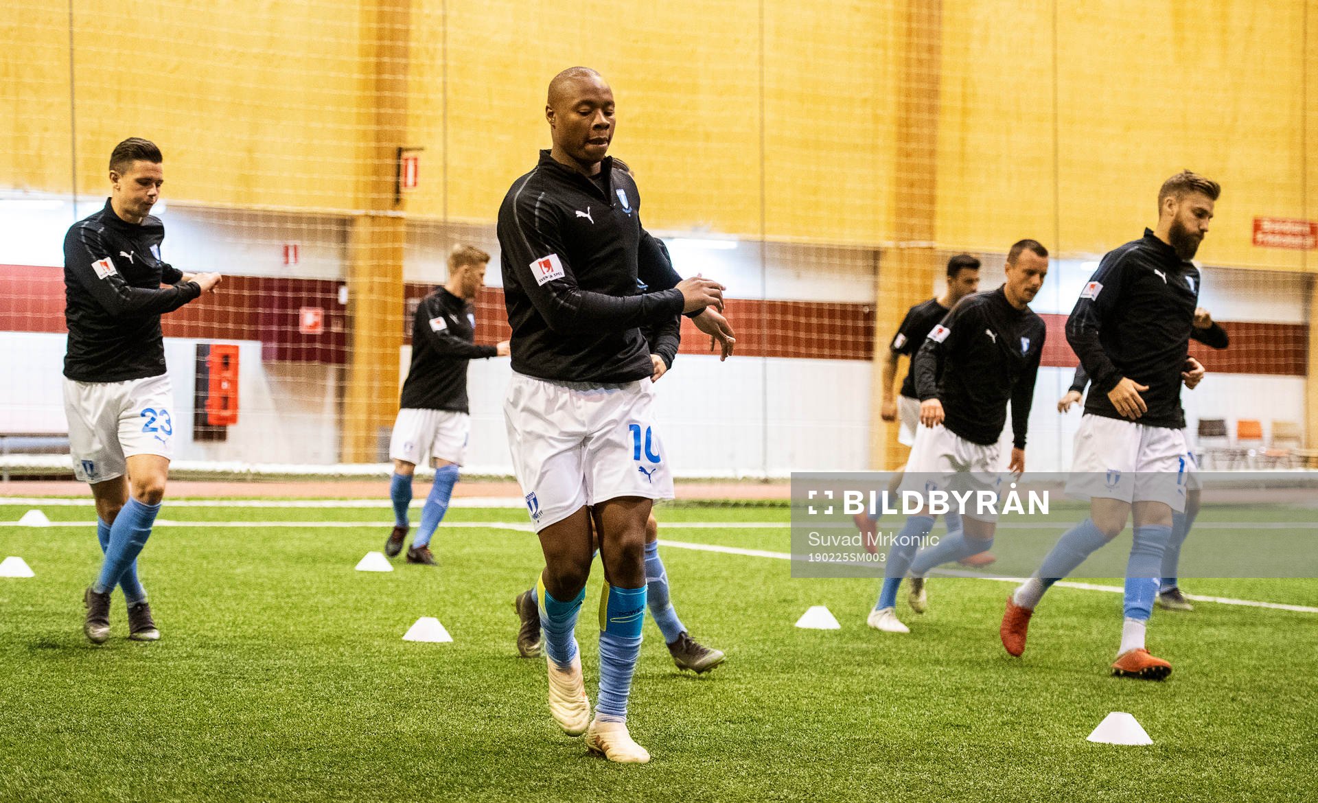 Malmö FF spelarna värmer upp