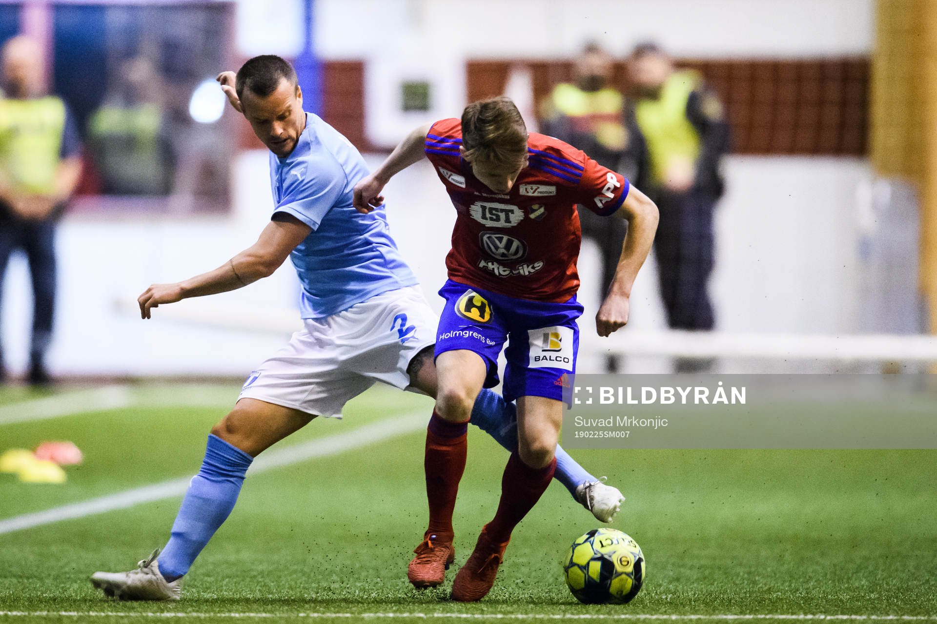 Malmö FFs Bonke Innocent och Östers Carl Johansson