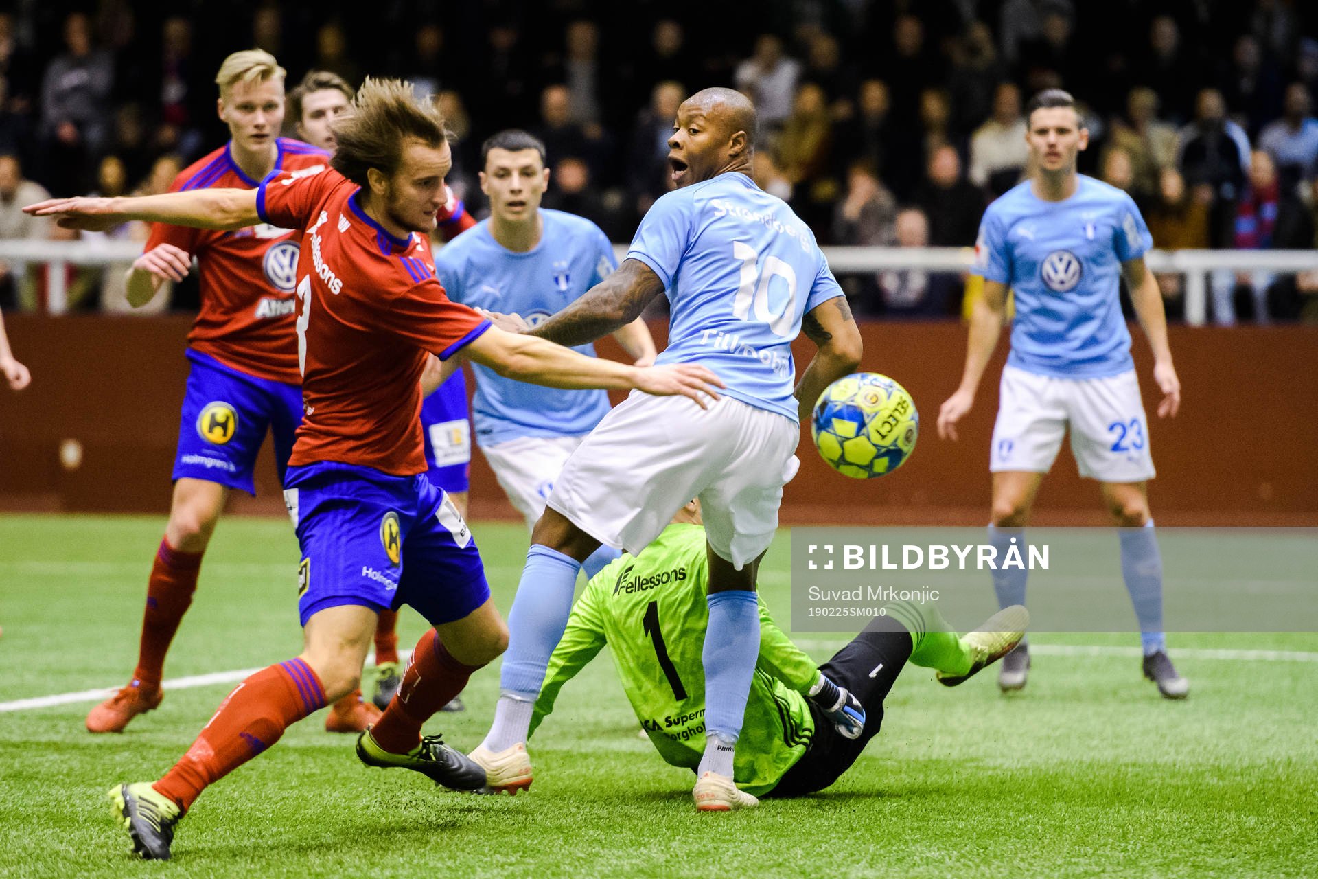 Östers Månz Karlsson och Malmö FFs Carlos Strandberg