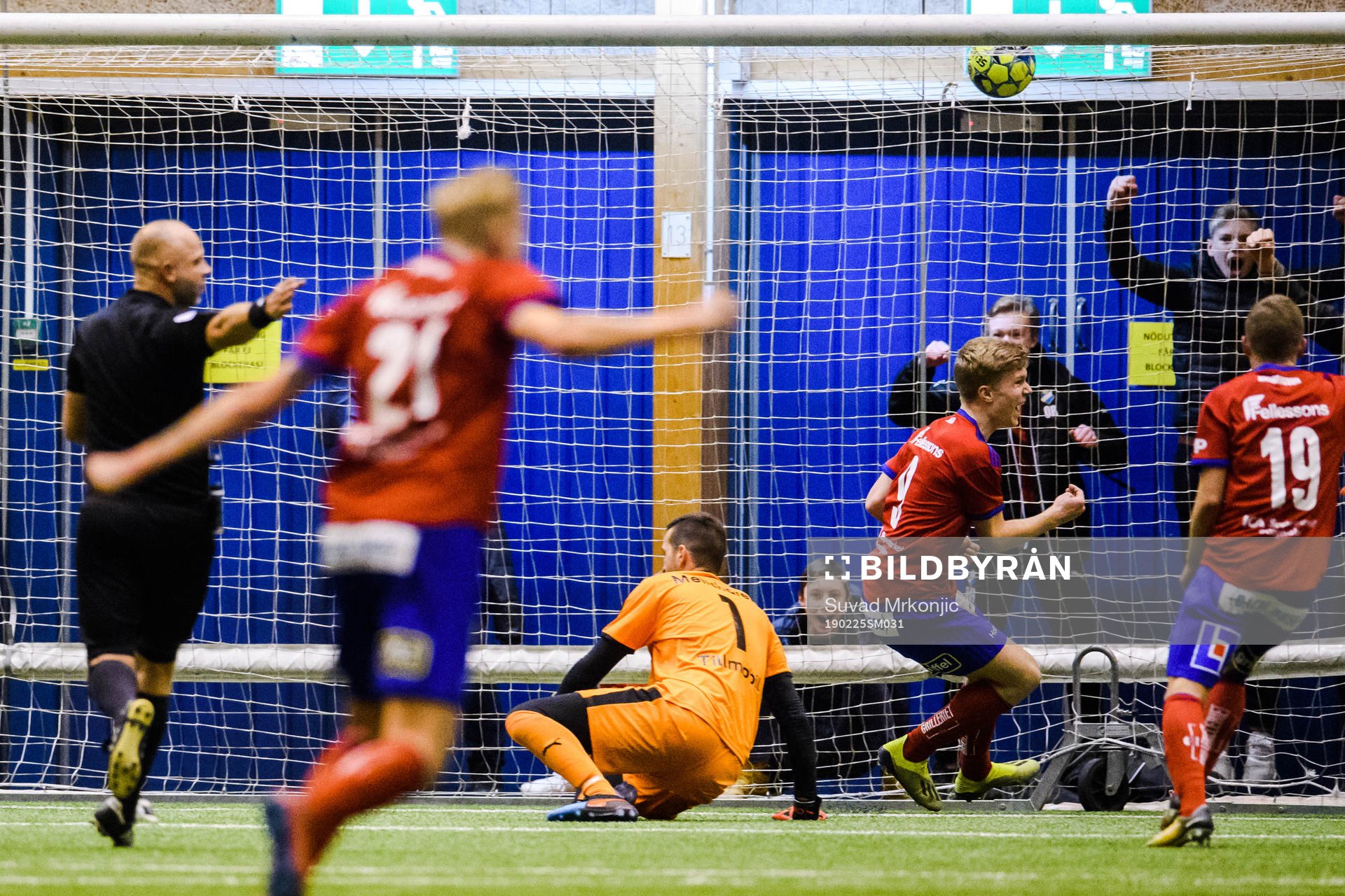 Östers Gustav Ahrn jublar efter 2-1 under fotbollsmatchen i Svenska cupen mellan Öster och Malmö FF den 25 februari 2019 i Växjö.