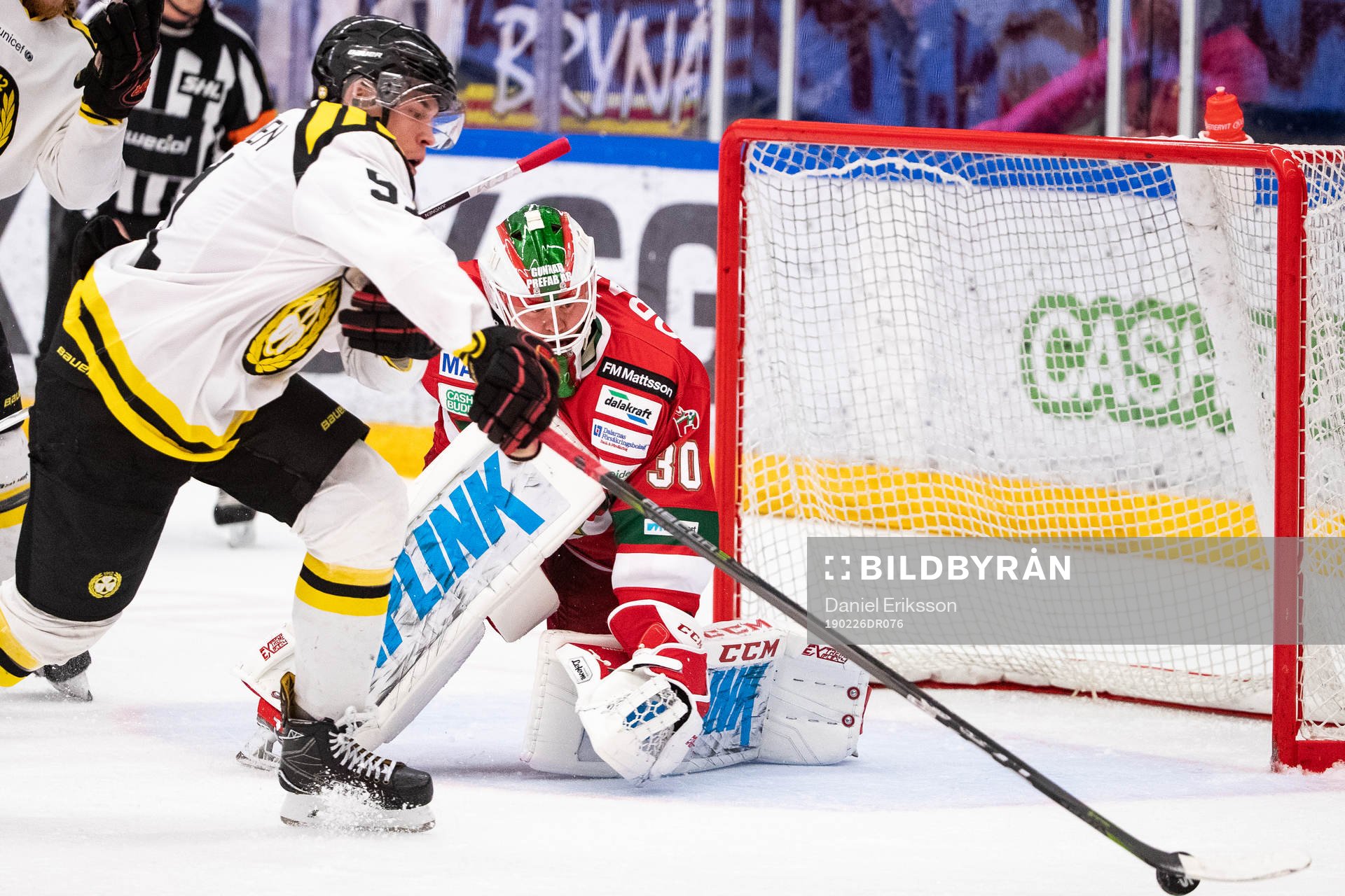 Brynäs Jesper Boqvist och Moras målvakt Janne Juvonen