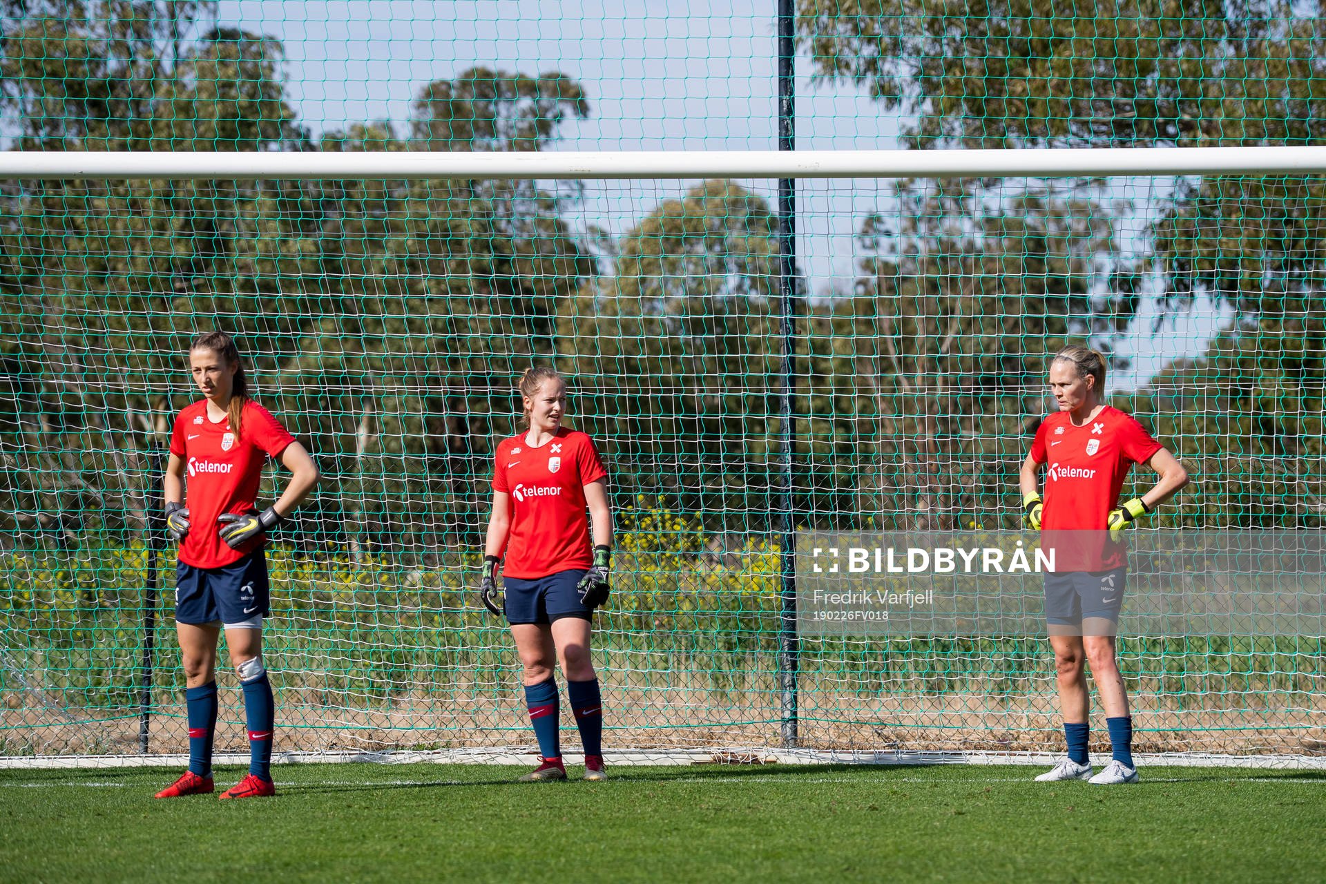Goalkeeper Cecilie Fiskerstrand, goalkeeper Aurora Mikalsen