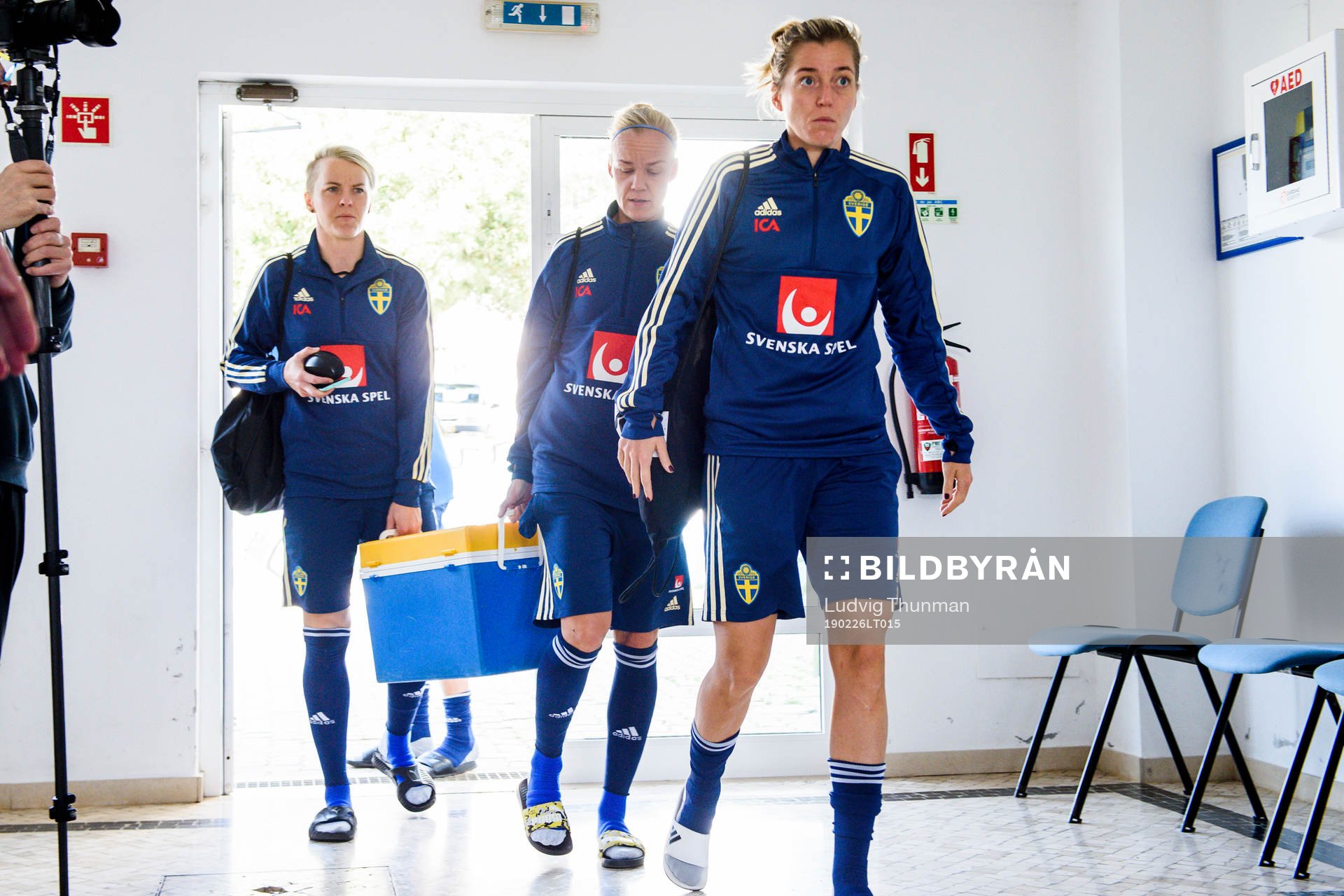 Nilla Fischer, Caroline Seger och Linda Sembrant ankommer