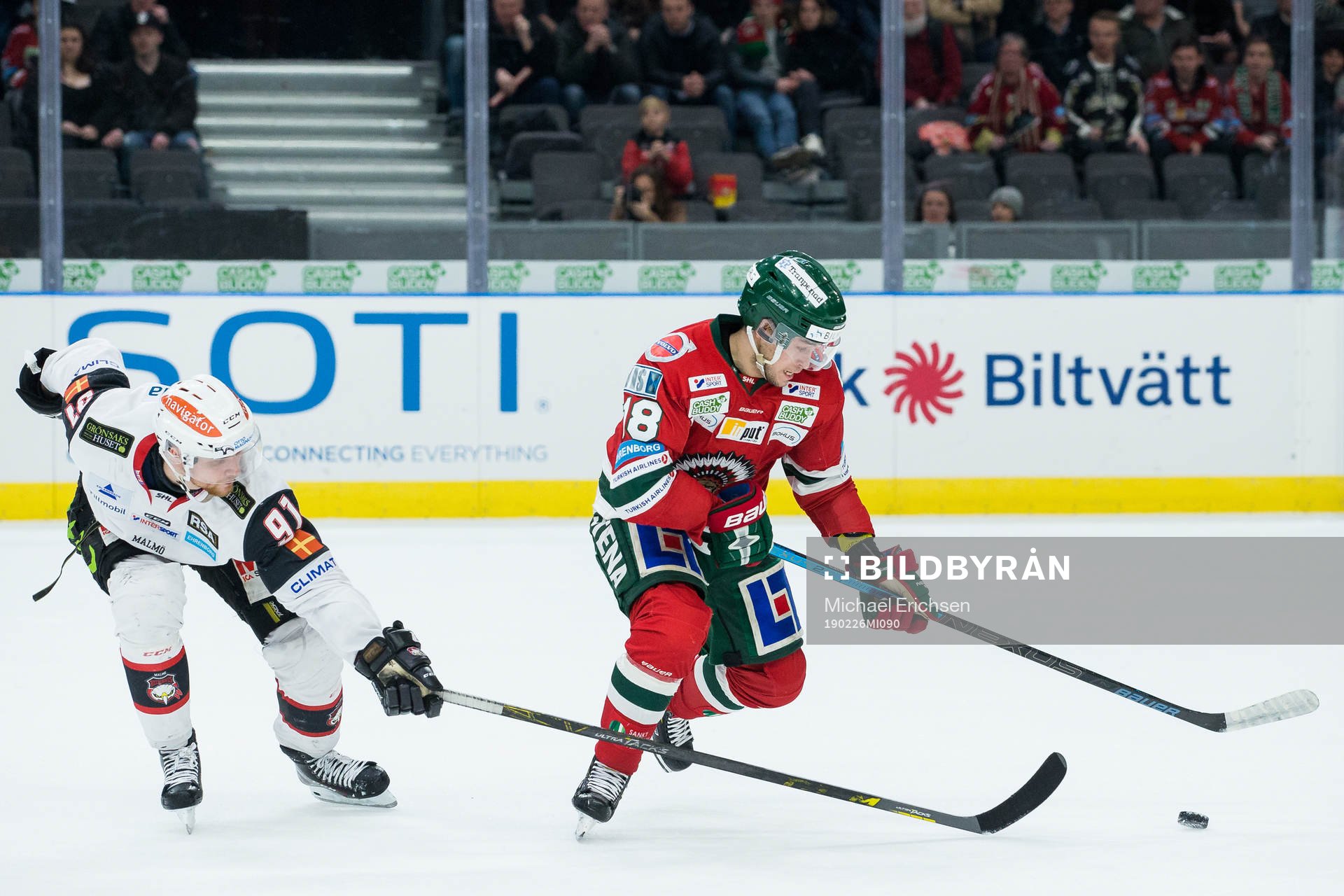 Malmö Redhawks Max Görtz och Frölundas Mattias Nörstebö