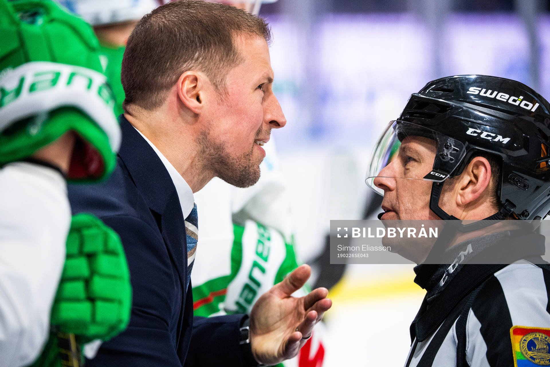 Rögles tränare Cam Abbott och Domare Wolmer Edqvist