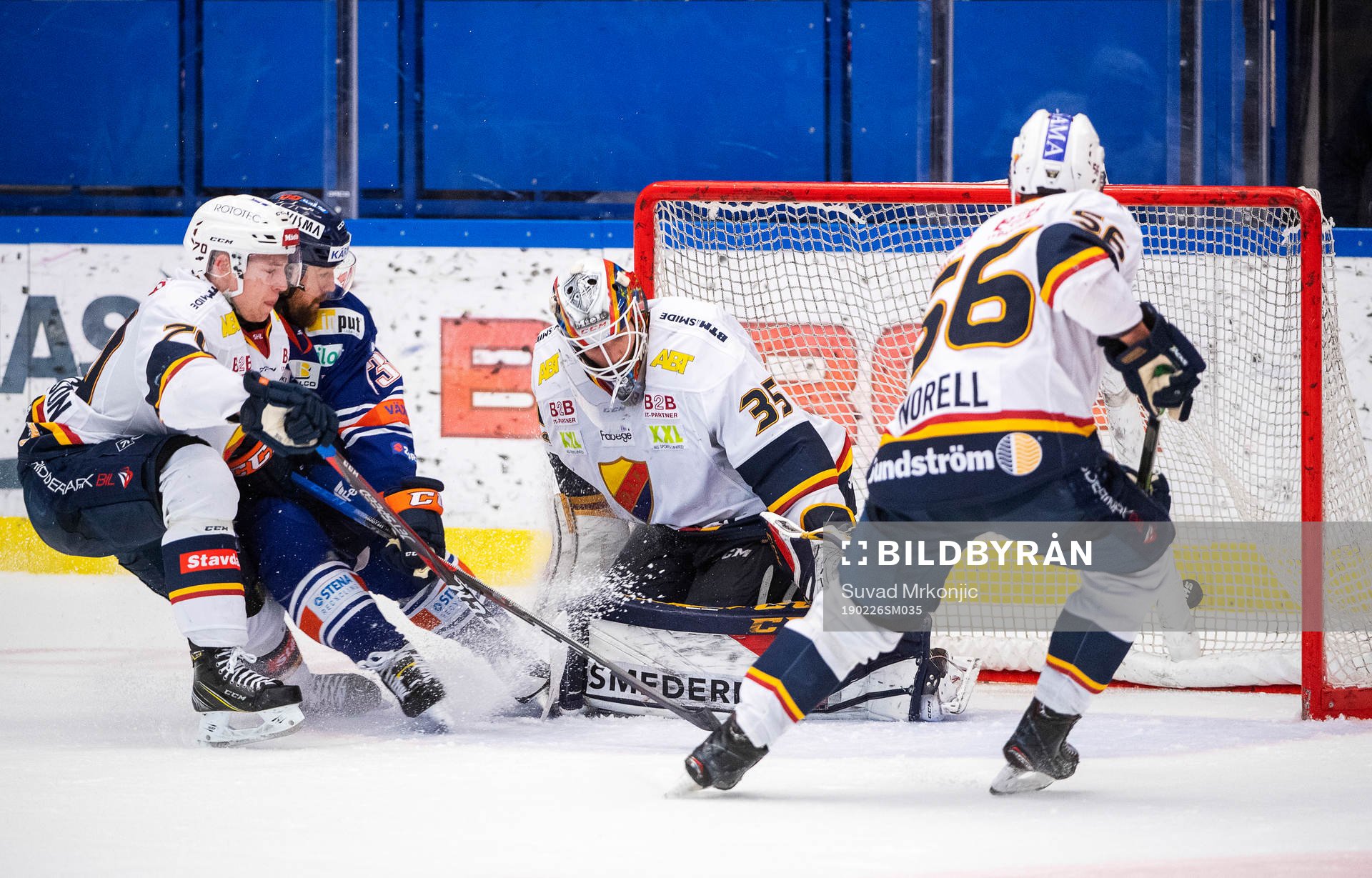 Växjös Nichlas Hardt gör 2-0 målet medan Djurgårdens