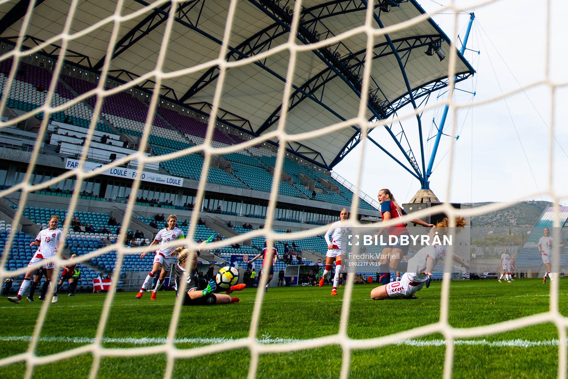 Lisa-Marie Karlseng Utland of Norway scores 2-1