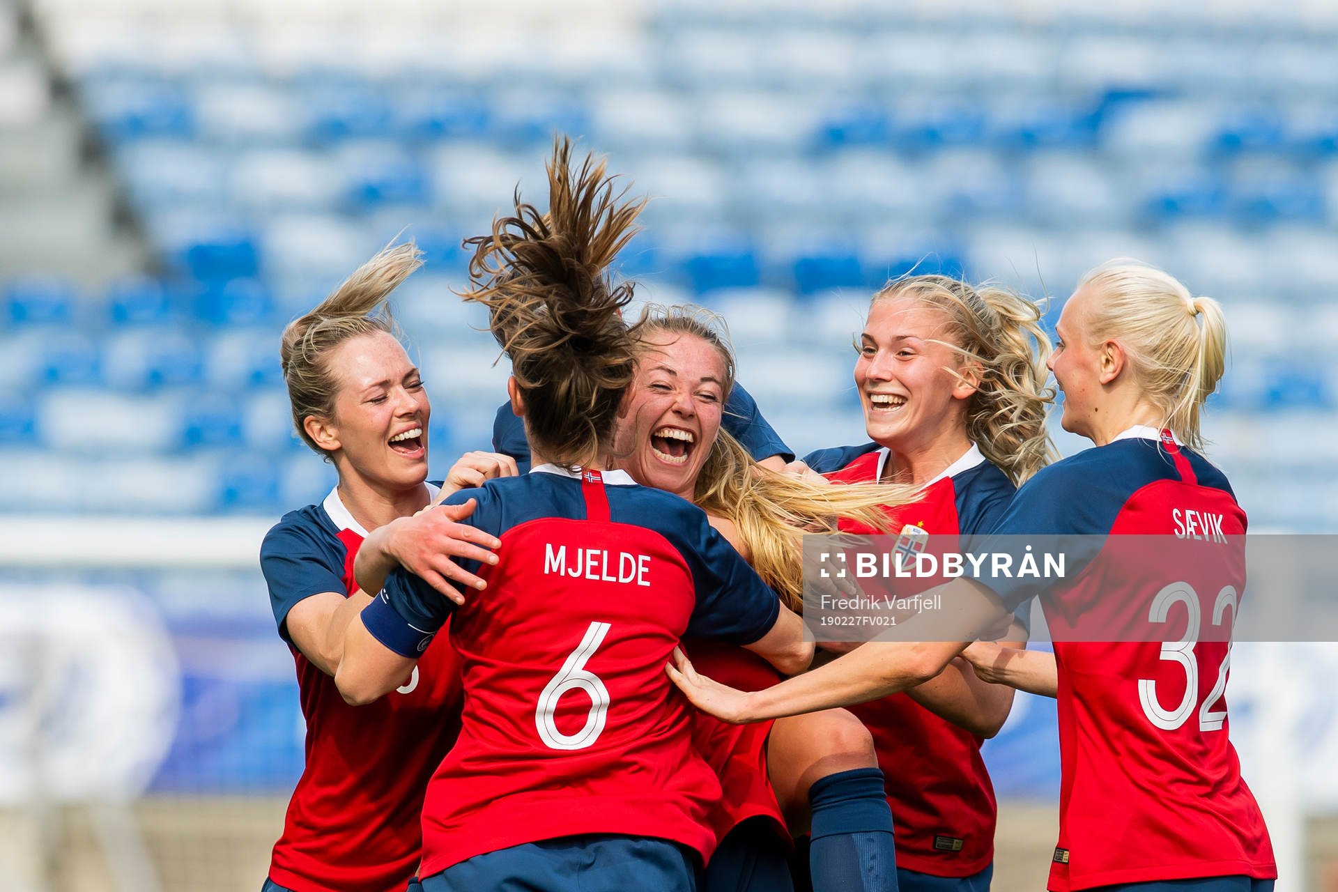 Therese Sessy Åsland of Norway celebrates with her
