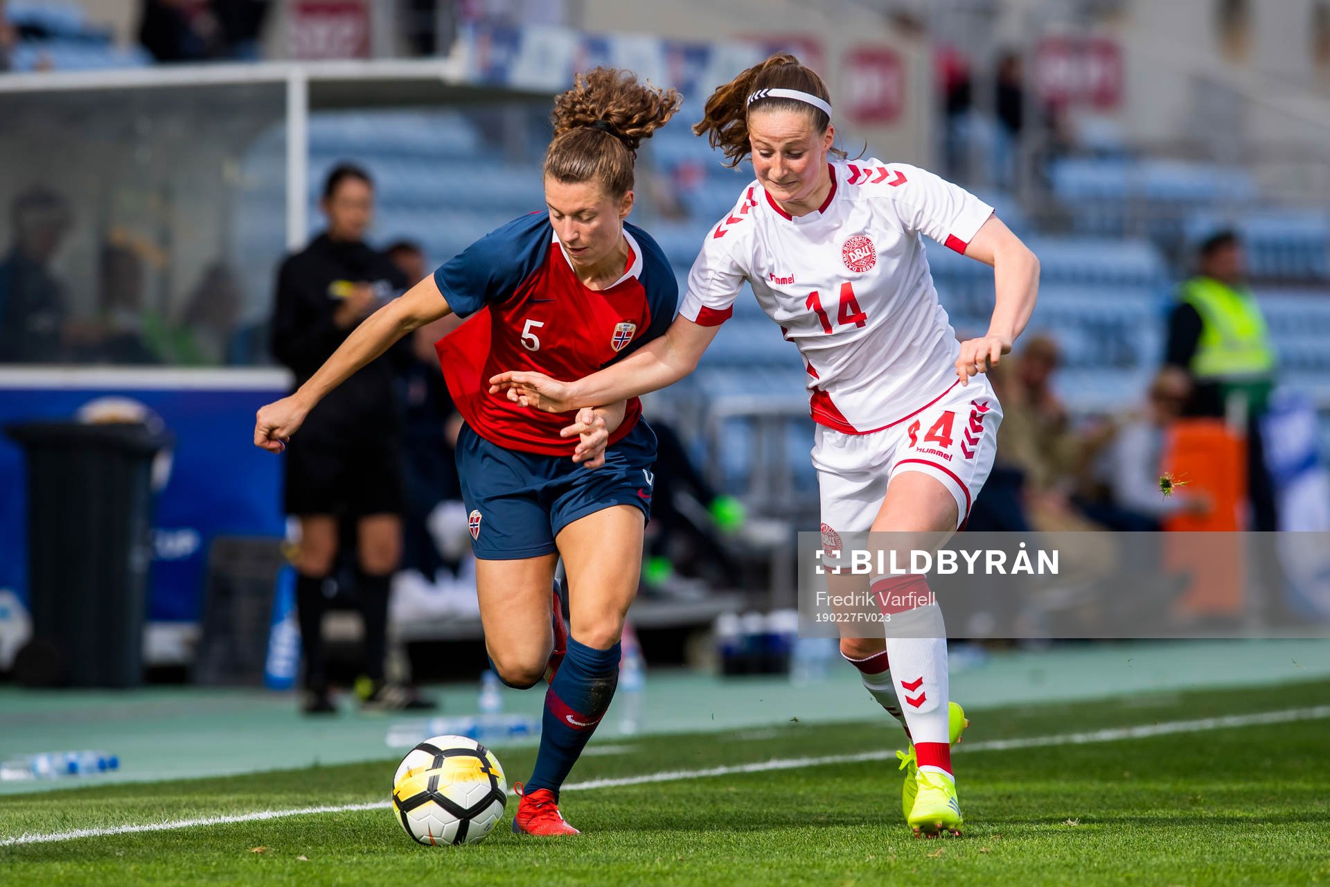 Synne Skinnes Hansen of Norway and Nicoline Sørensen of