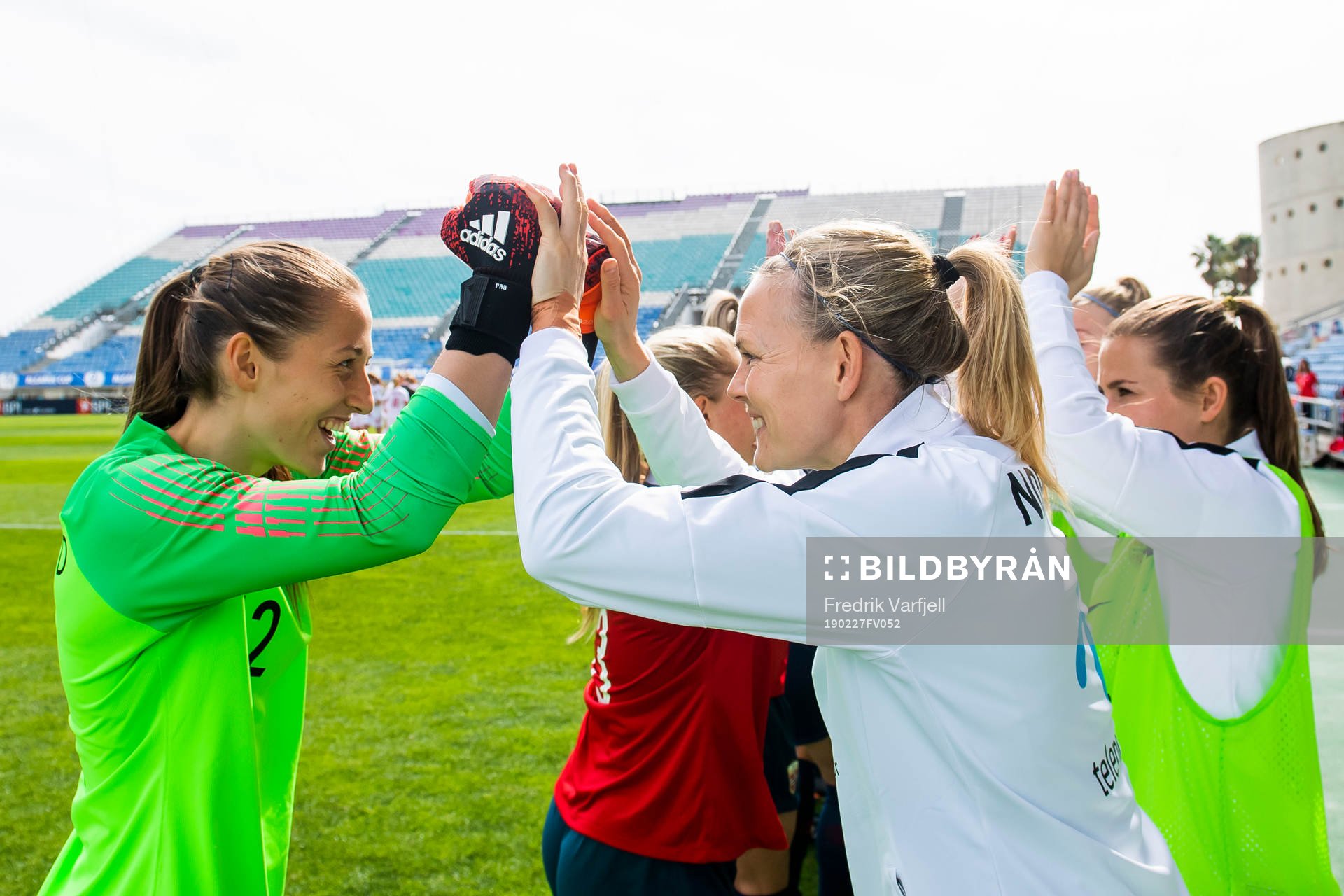 Goalkeeper Cecilie Fiskerstrand and goalkeeper Ingrid